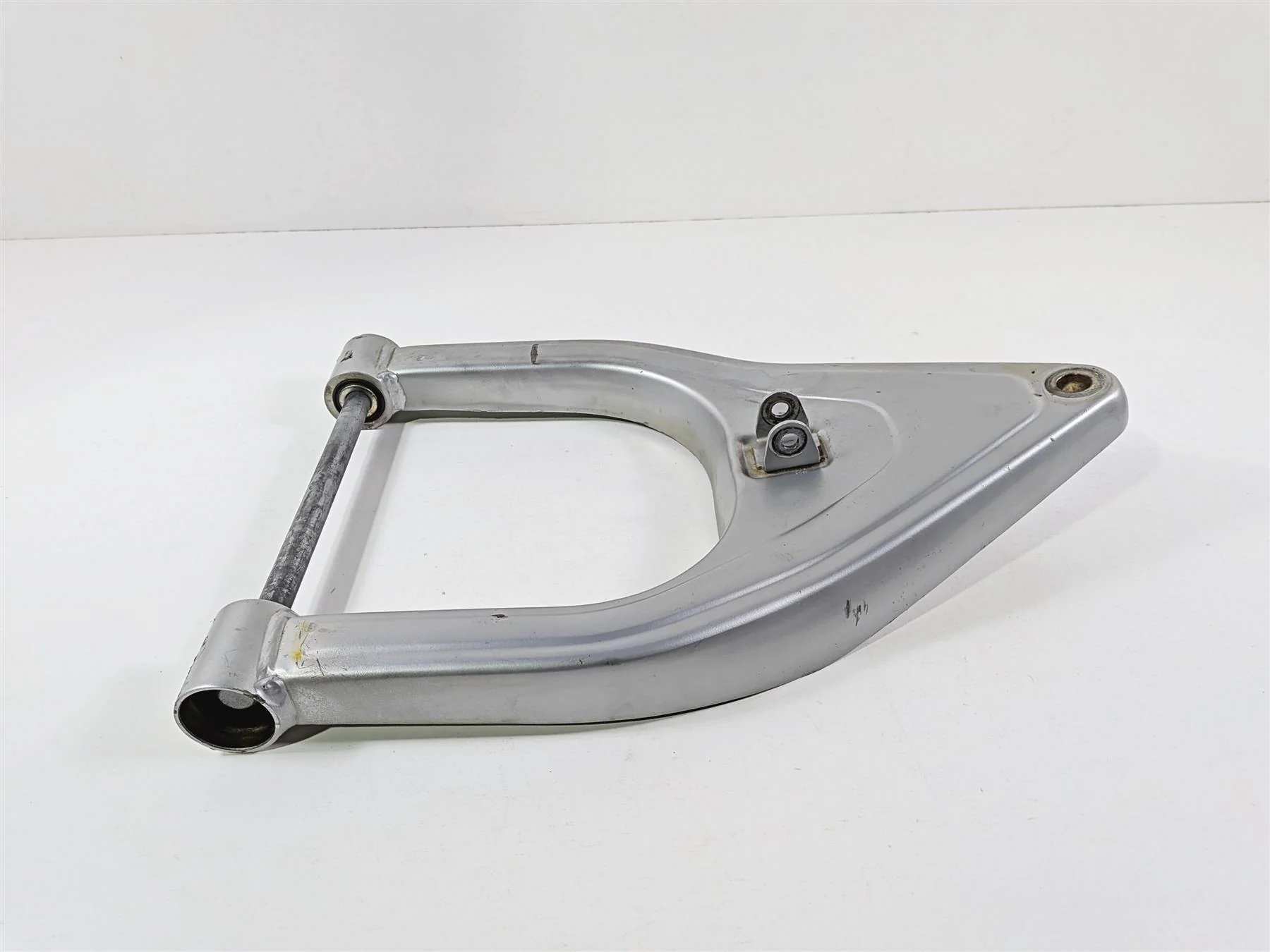 2004 BMW R1150GS R21 Front Trailing Arm Support Suspension 31422345526 - Image 4