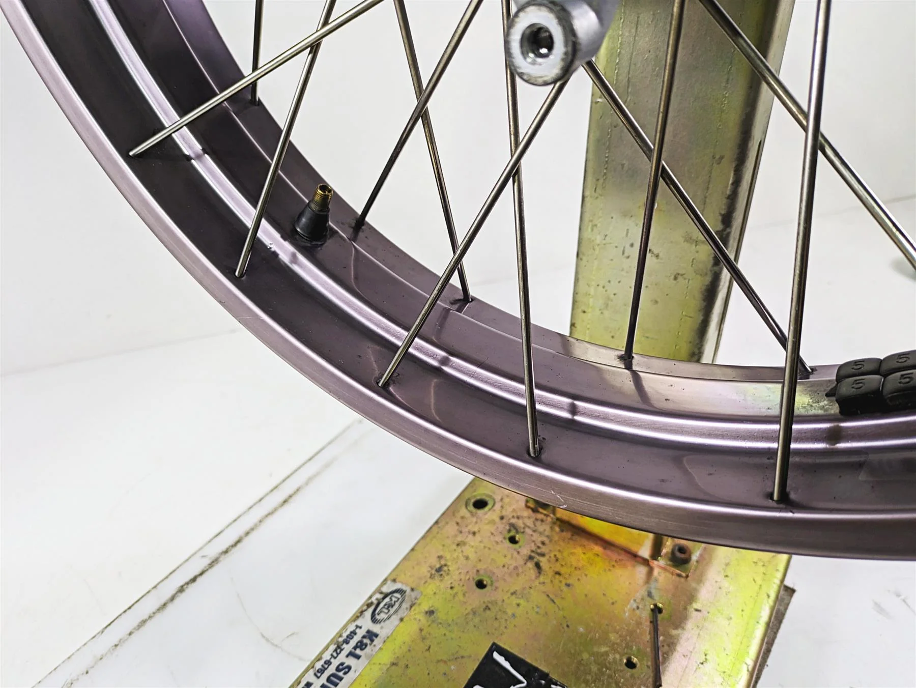 2004 BMW R1150GS R21 Front Wheel Rim 2.5x19 Behr ABS 36317666542 36312314912 - Image 9