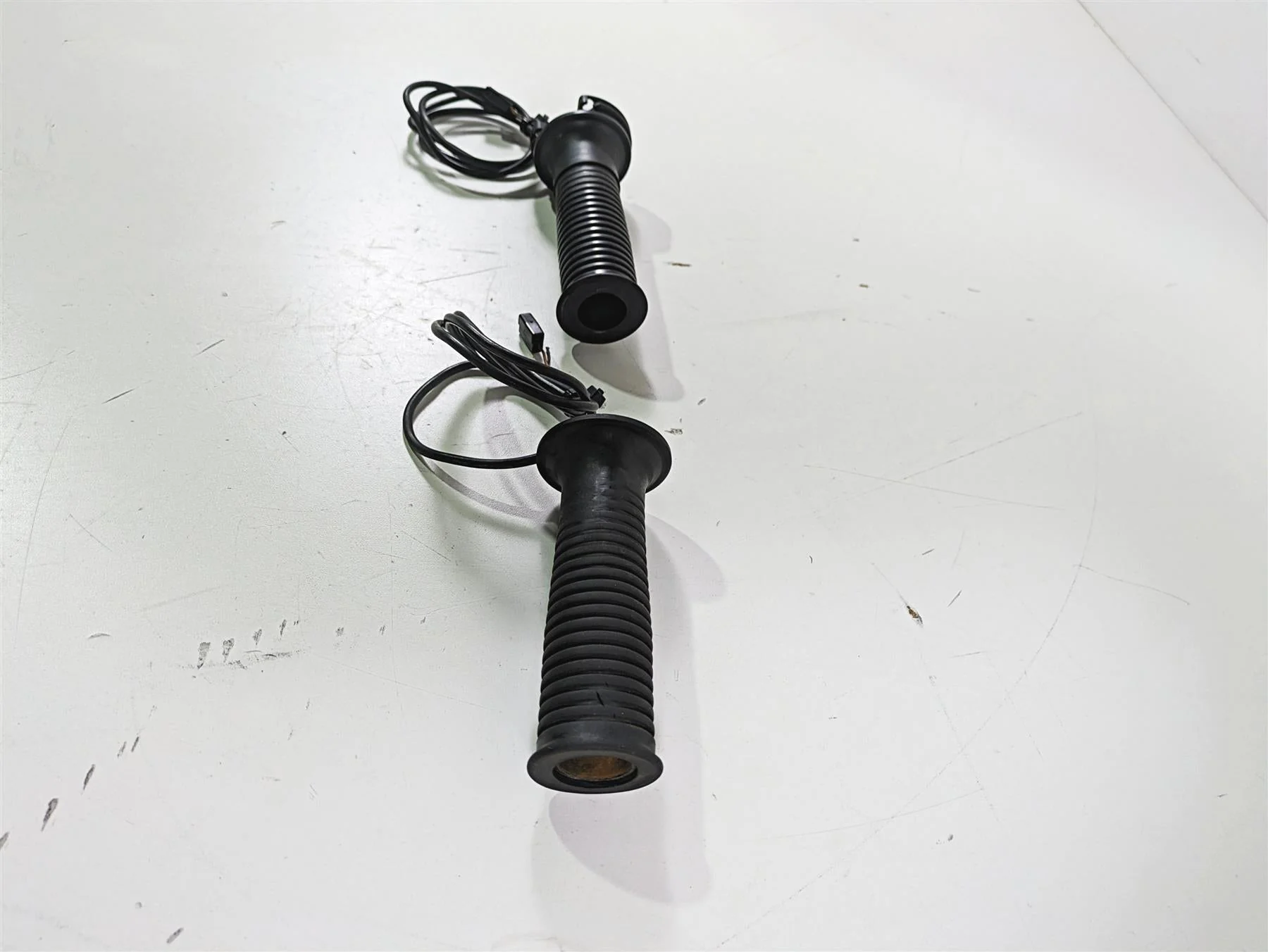 2004 BMW R1150GS R21 L+R Heated Hand Grip Set -READ 61317694813 61317710440 - Image 5