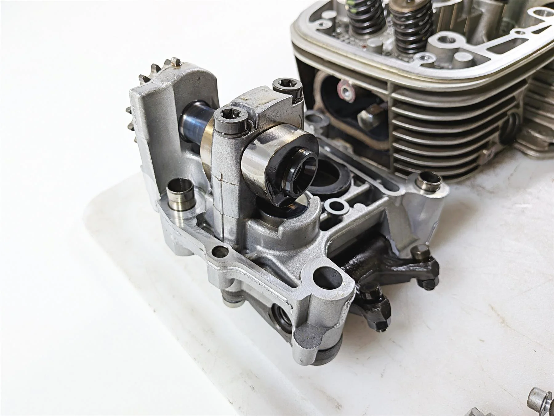 2004 BMW R1150GS R21 Left Cylinderhead Cylinder Head - Good Compression 7670533 - Image 12
