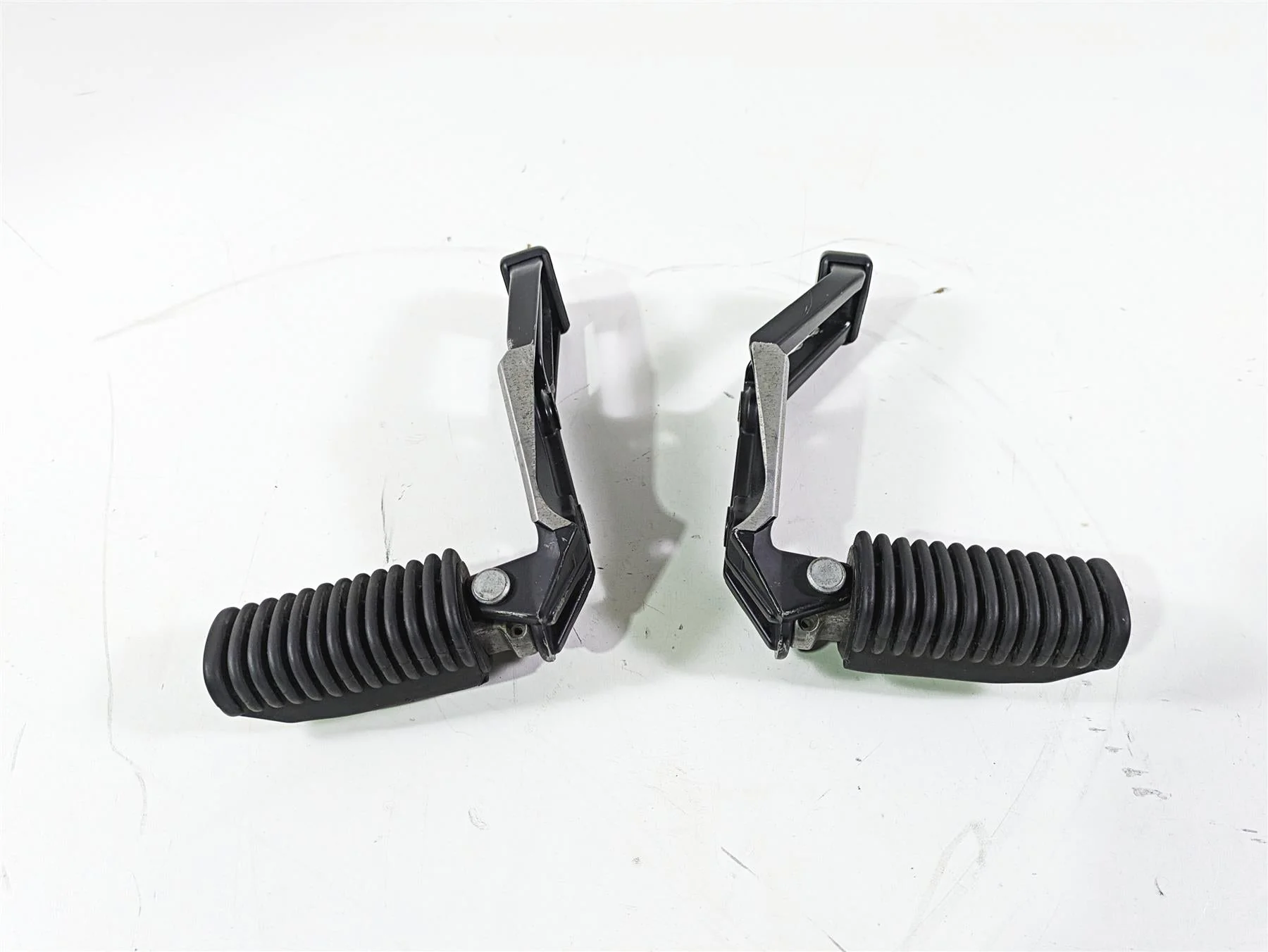 2004 BMW R1150GS R21 Passenger Footpeg Foot Peg Set 46712314761 46712314762