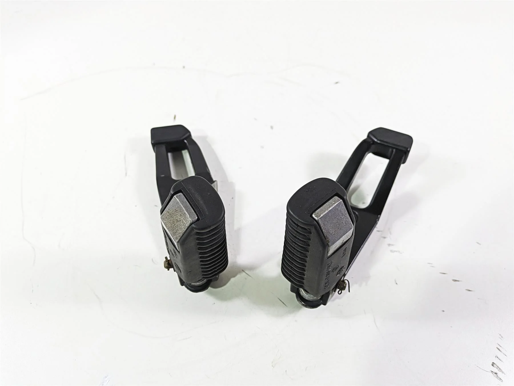 2004 BMW R1150GS R21 Passenger Footpeg Foot Peg Set 46712314761 46712314762 - Image 12