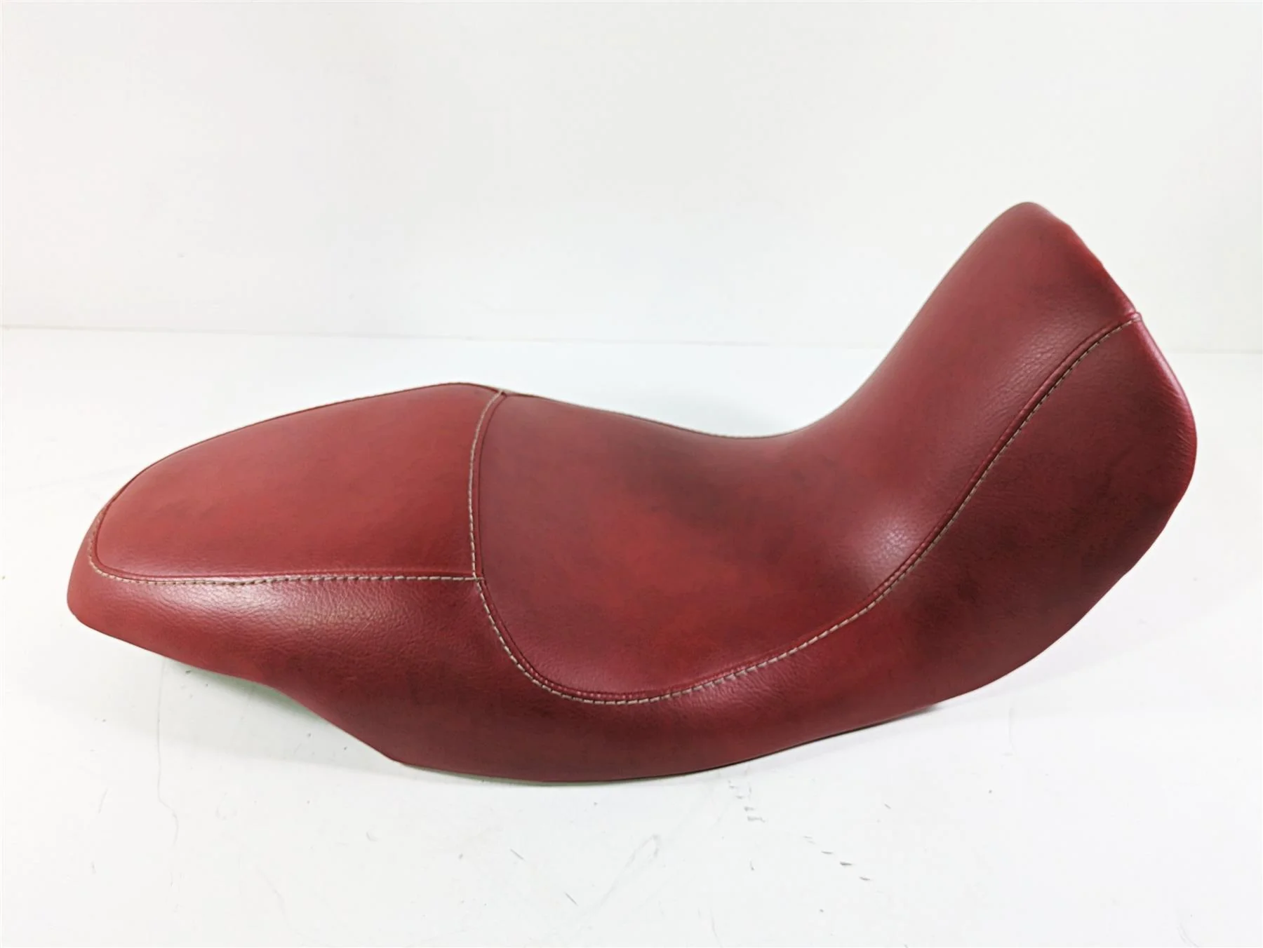 2004 BMW R1150GS R21 Red Dual Seat Saddle With Silver Stitch 7664399 - Image 2