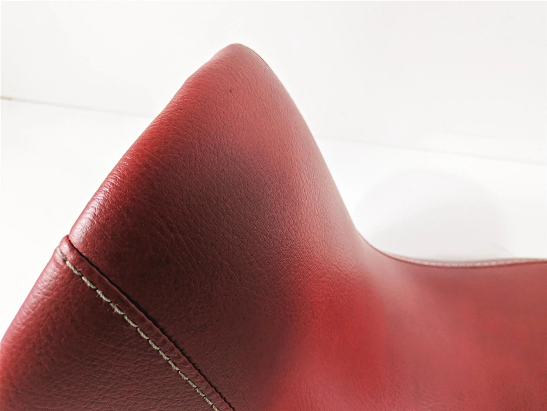 2004 BMW R1150GS R21 Red Dual Seat Saddle With Silver Stitch 7664399 - Image 5