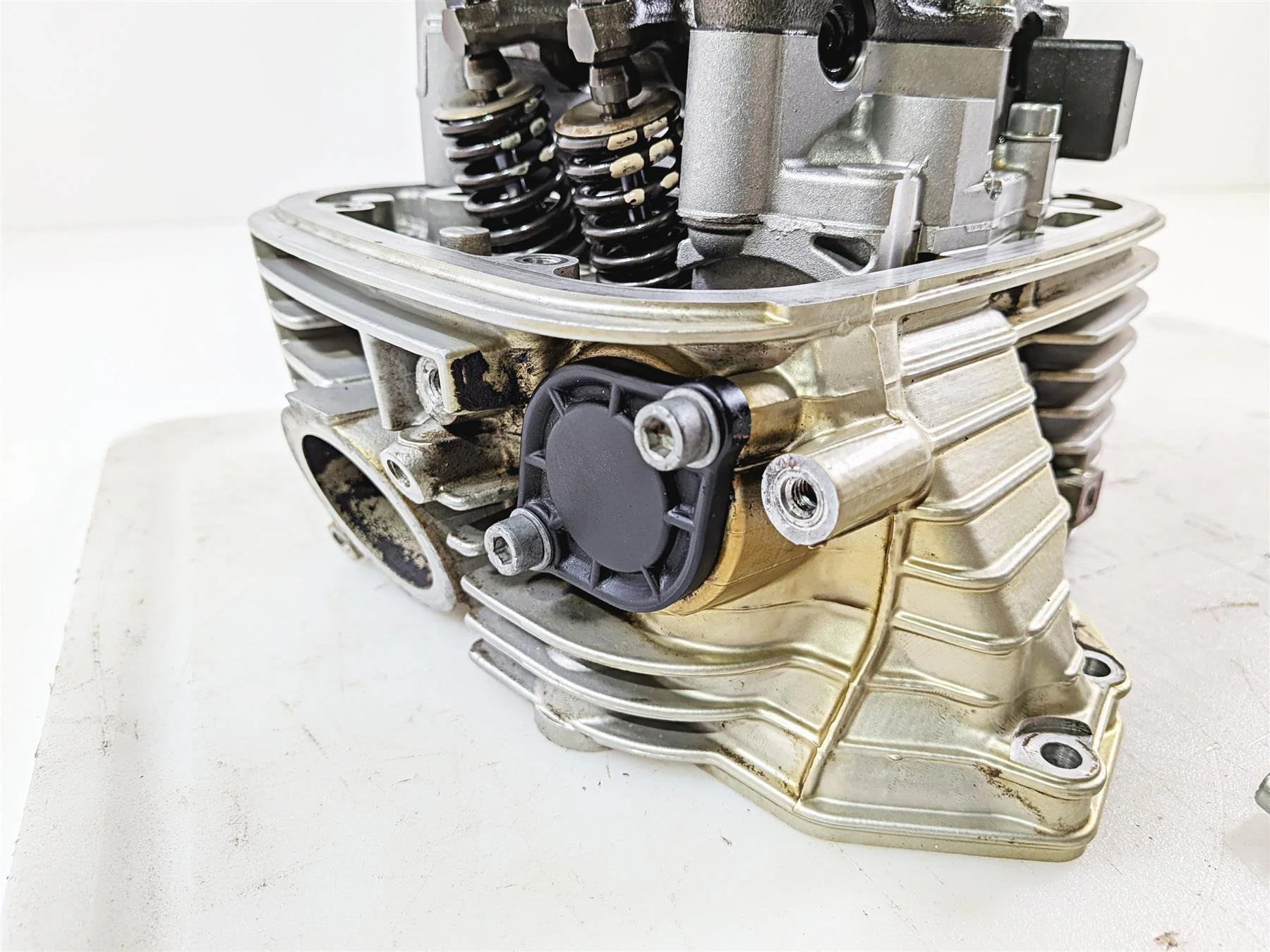2004 BMW R1150GS R21 Right Cylinderhead Cylinder Head - Good Compression 7670534 - Image 11