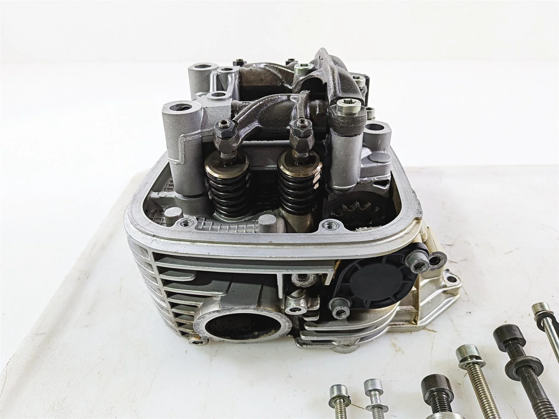 2004 BMW R1150GS R21 Right Cylinderhead Cylinder Head - Good Compression 7670534 - Image 3