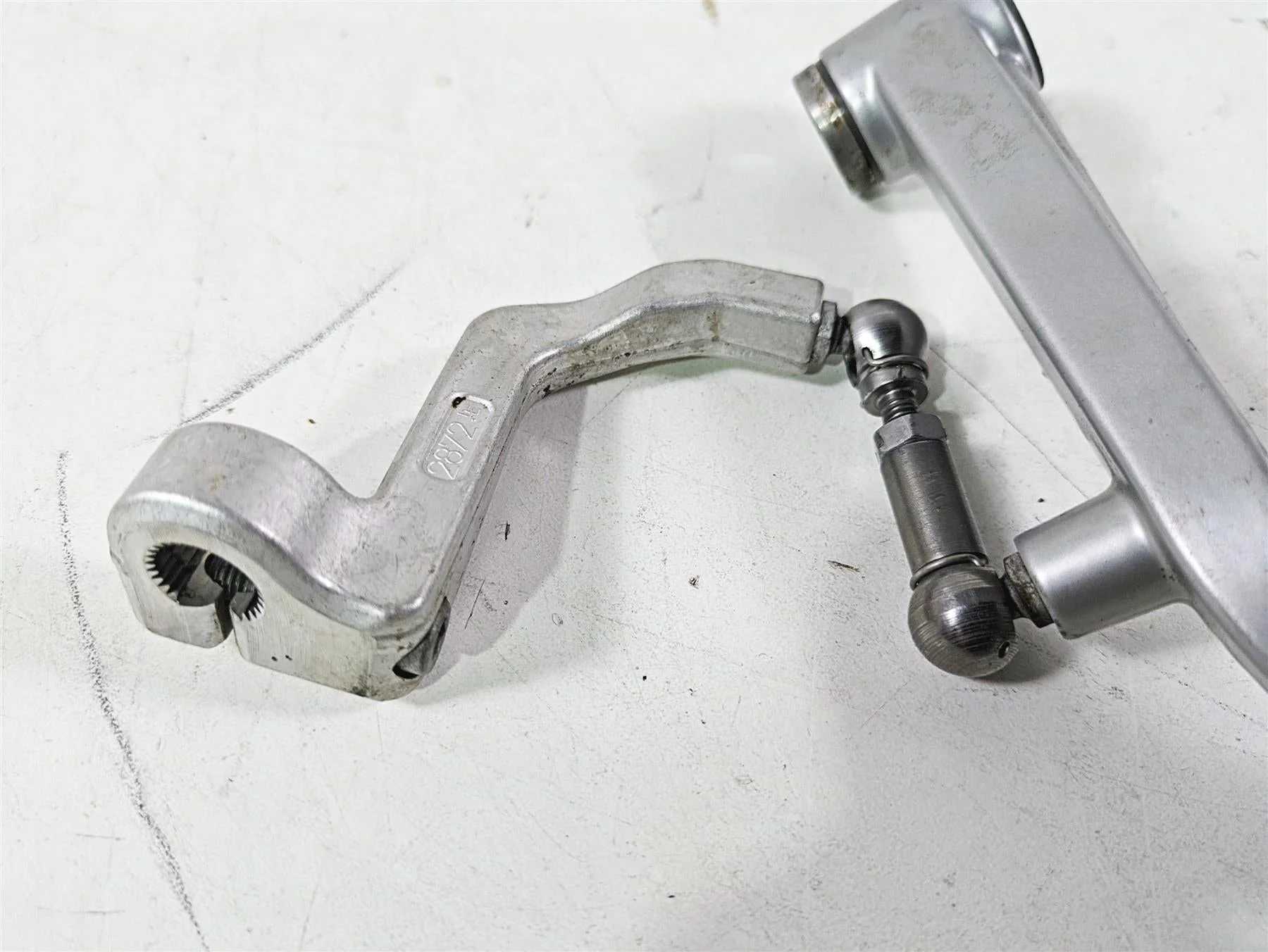 2004 BMW R1150GS R21 Shifter Shift Lever & Linkage 2333452 23007653994 - Image 10