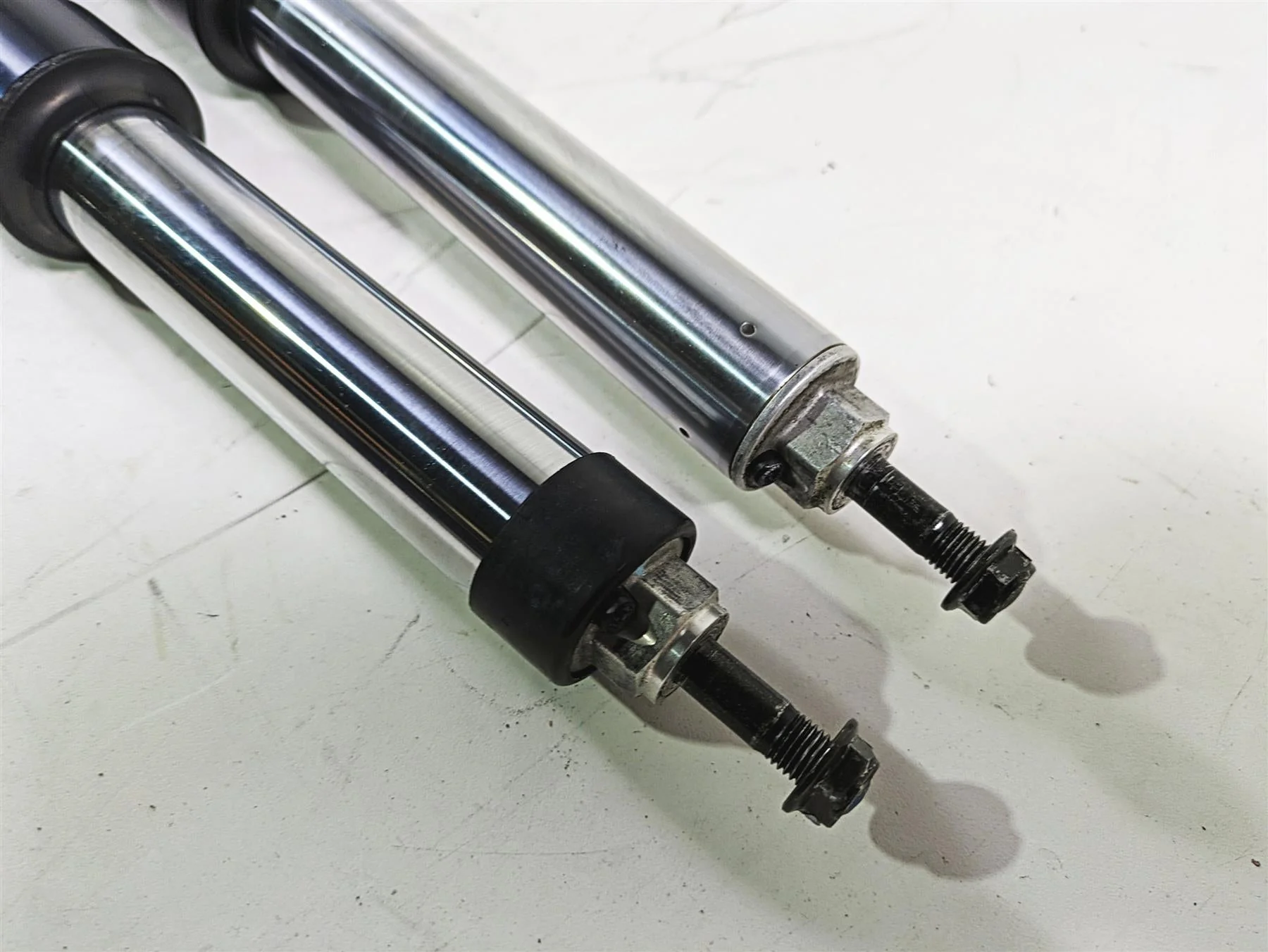 2004 BMW R1150GS R21 Straight Showa Front Fork Leg Set 31427661687 31427661688 - Image 9