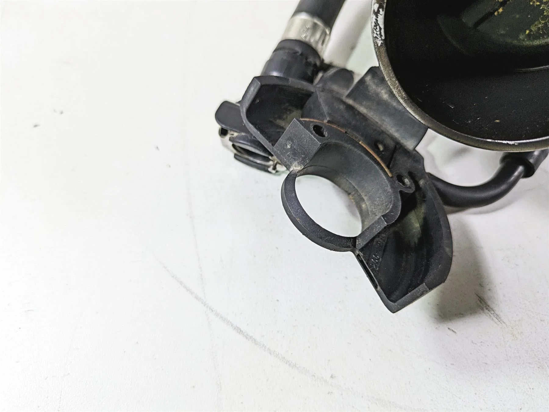 2004 BMW R1150GS R21 Throttle Body Set & Junction Box 13541342495 13541342496 - Image 9