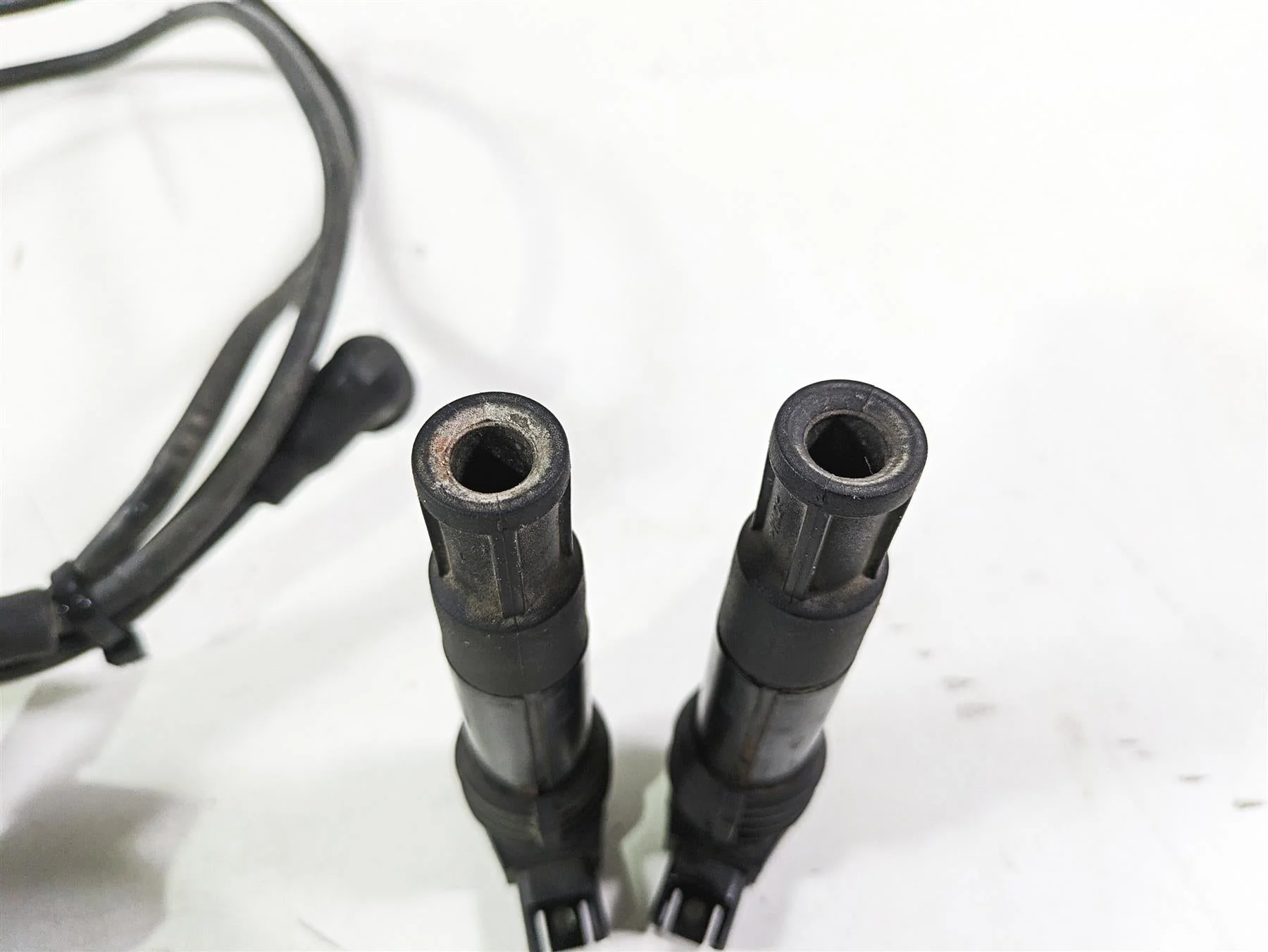 2004 BMW R1150GS R21 Twin Spark Ignition Coil Set 12137671712 12137715853 - Image 11