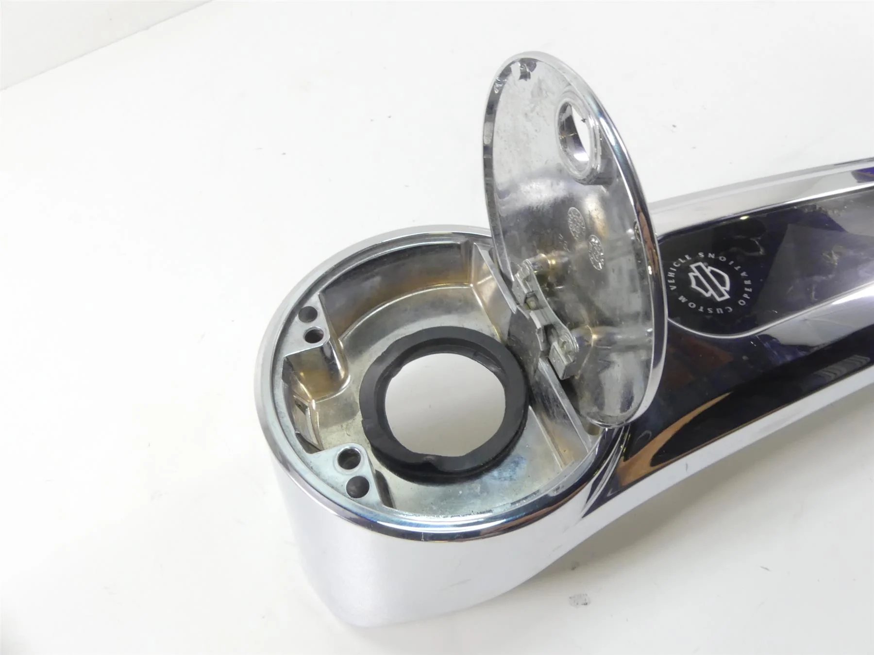 2004 Harley FLHTC SE CVO Electra Glide Chrome Fuel Tank Dash Cover  69214-04 - Image 6