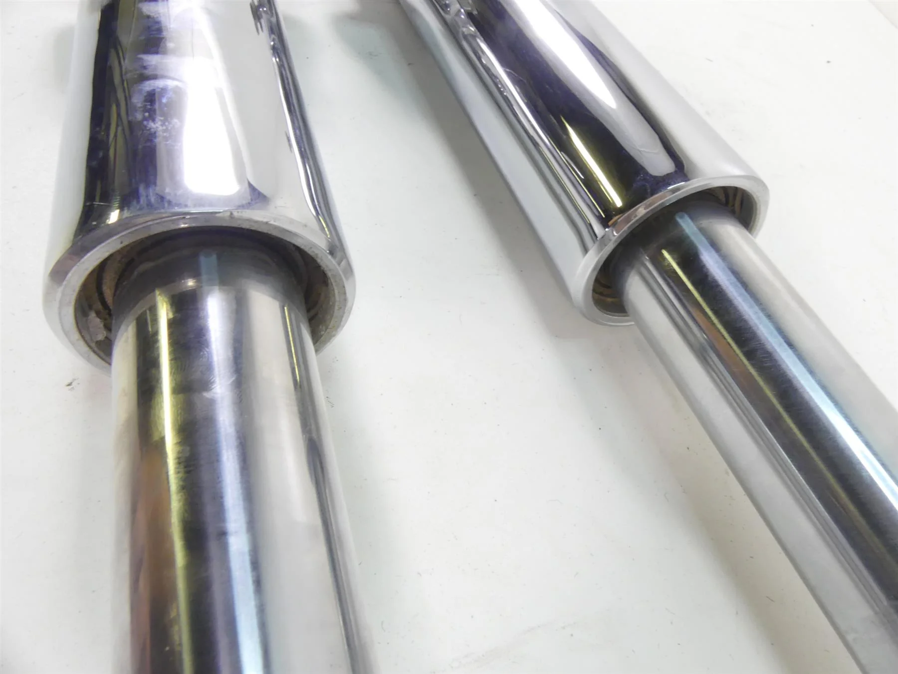 2004 Harley FLHTC SE CVO Electra Glide Chrome Strgt 41mm Front Forks 45500168 - Image 2