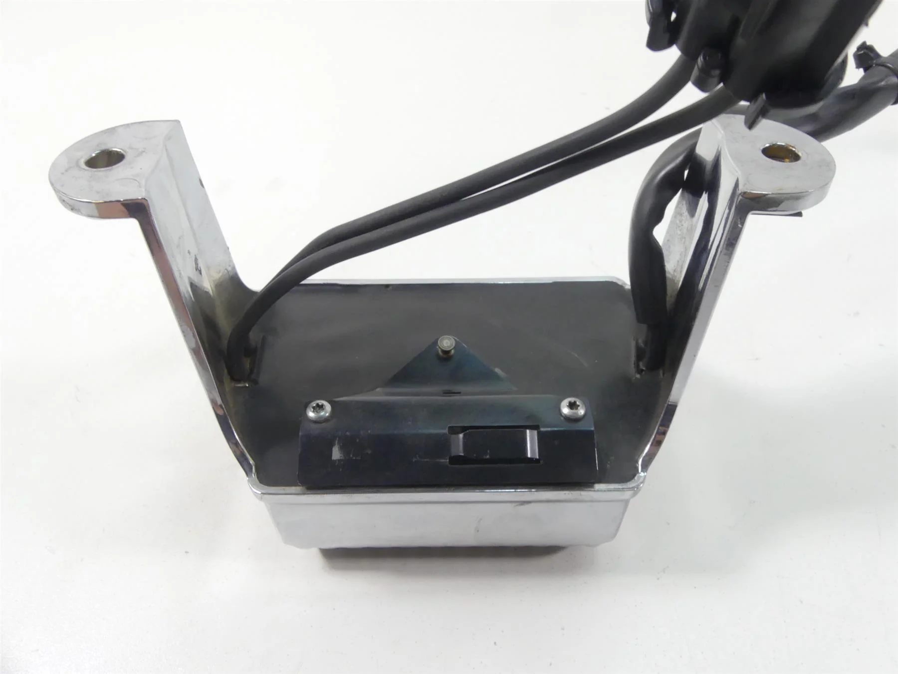 2004 Harley FLHTC SE CVO Electra Glide Chrome Volt Regulator Rectifier 74622-04 - Image 6