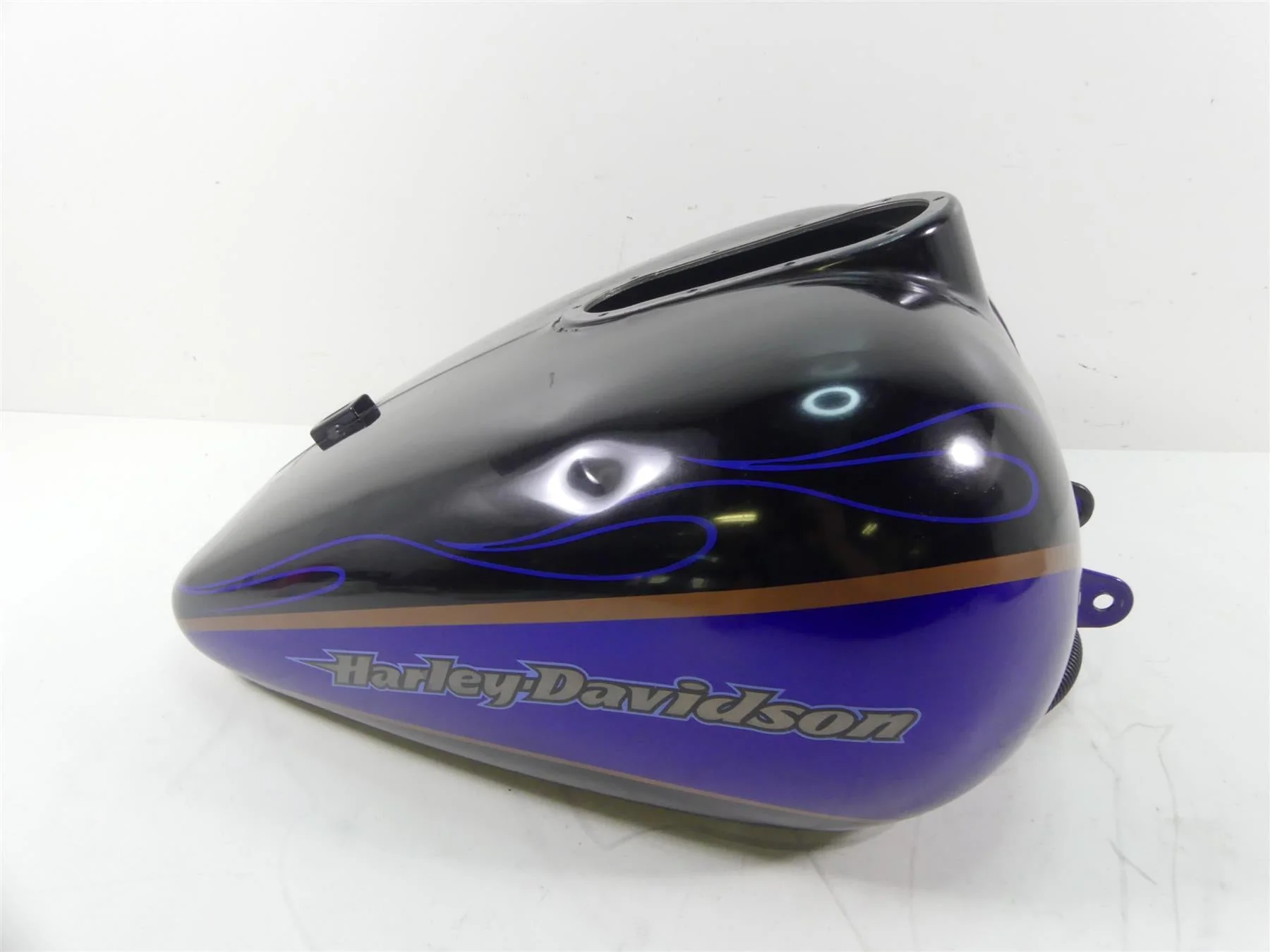 03-07 Harley Touring Street Road Electra Glide Fuel Gas Tank - Read 61356-03 - Image 3