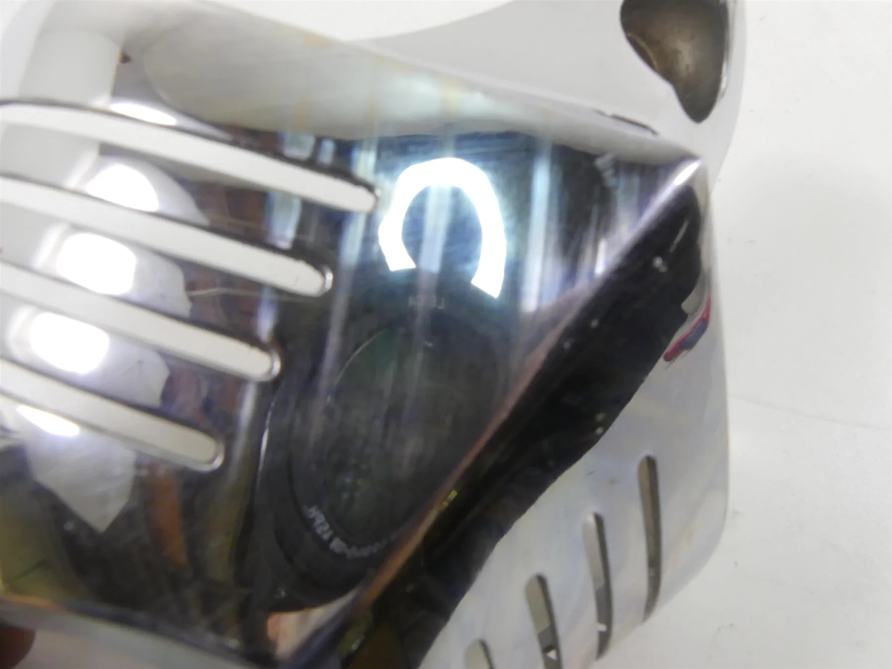 2004 Harley FLHTC SE CVO Electra Glide Horn With Chrome Cover 61300478A - Image 5
