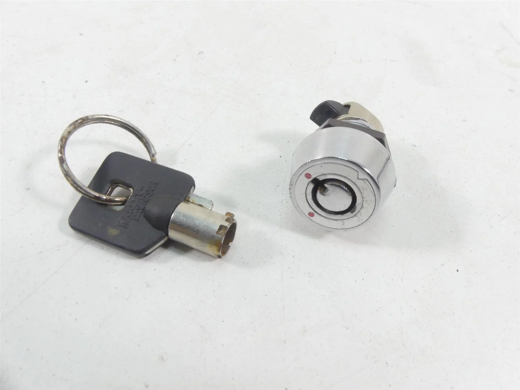 2004 Harley FLHTC SE CVO Electra Glide Ignition Switch Key Lock Set 71640-99 - Image 9