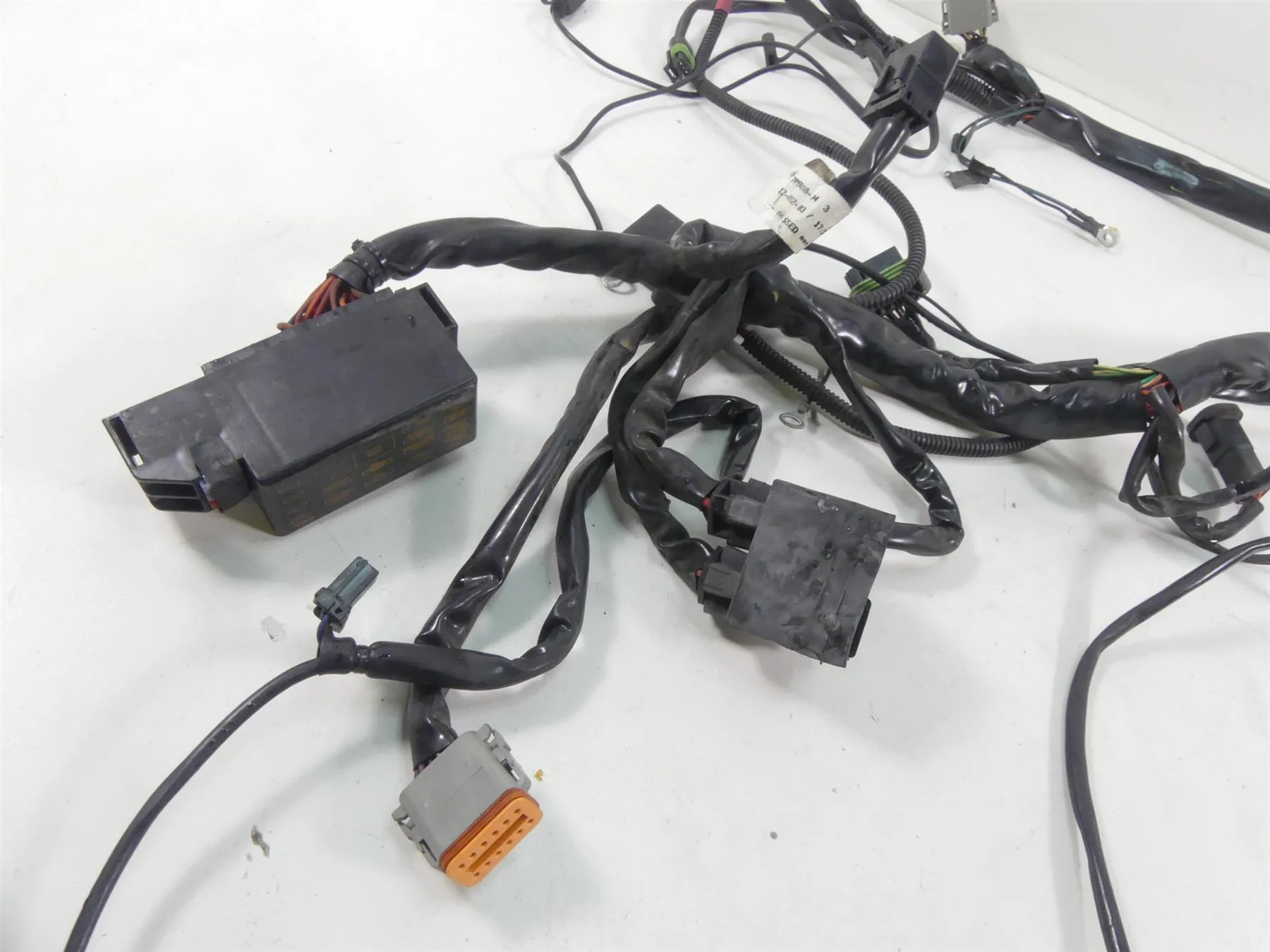 2004 Harley FLHTC SE CVO Electra Glide Main Wiring Harness -No Cuts 70985-04 - Image 2