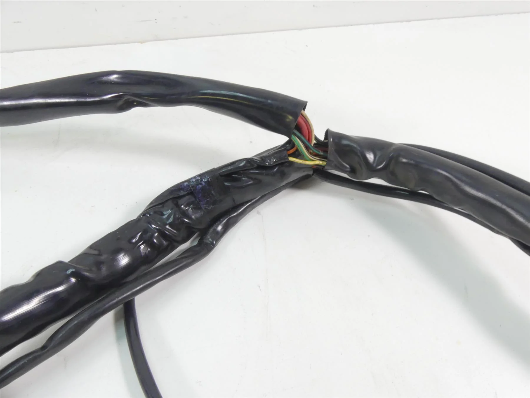 2004 Harley FLHTC SE CVO Electra Glide Main Wiring Harness -No Cuts 70985-04 - Image 4