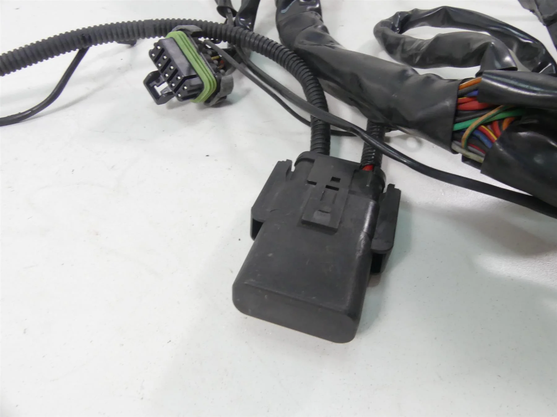 2004 Harley FLHTC SE CVO Electra Glide Main Wiring Harness -No Cuts 70985-04 - Image 6