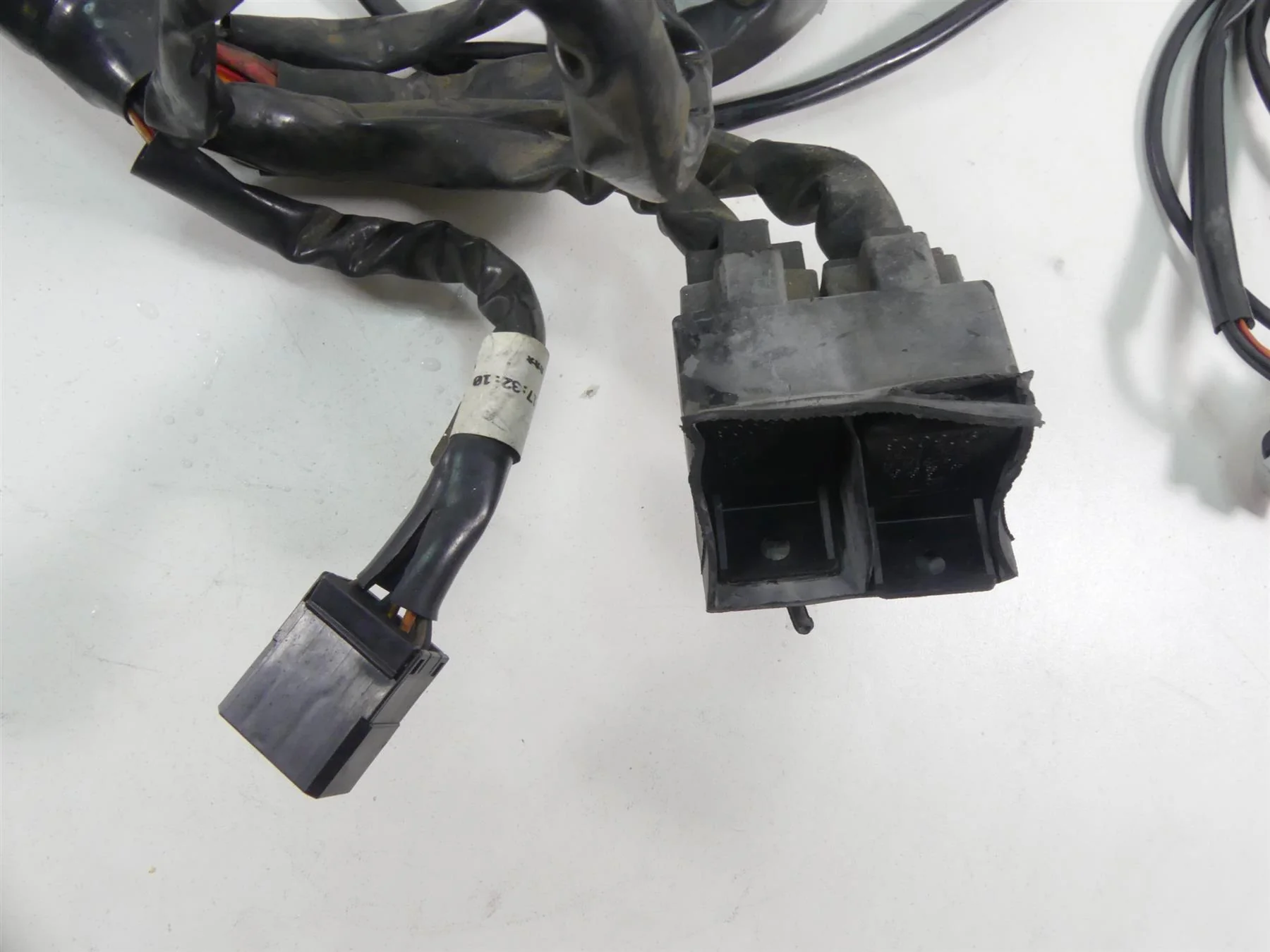 2004 Harley FLHTC SE CVO Electra Glide Main Wiring Harness -No Cuts 70985-04 - Image 9