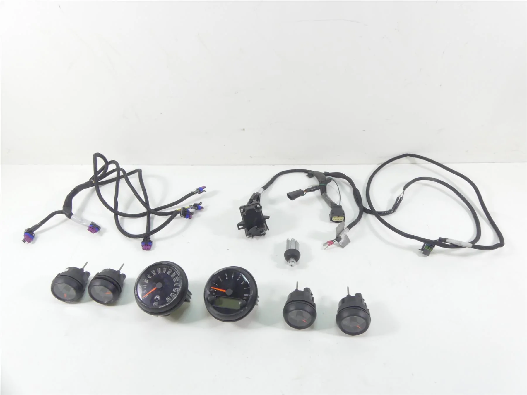 2004 Harley FLHTC SE CVO Electra Glide Medallion Speedometer Gauges 47K Set 8630