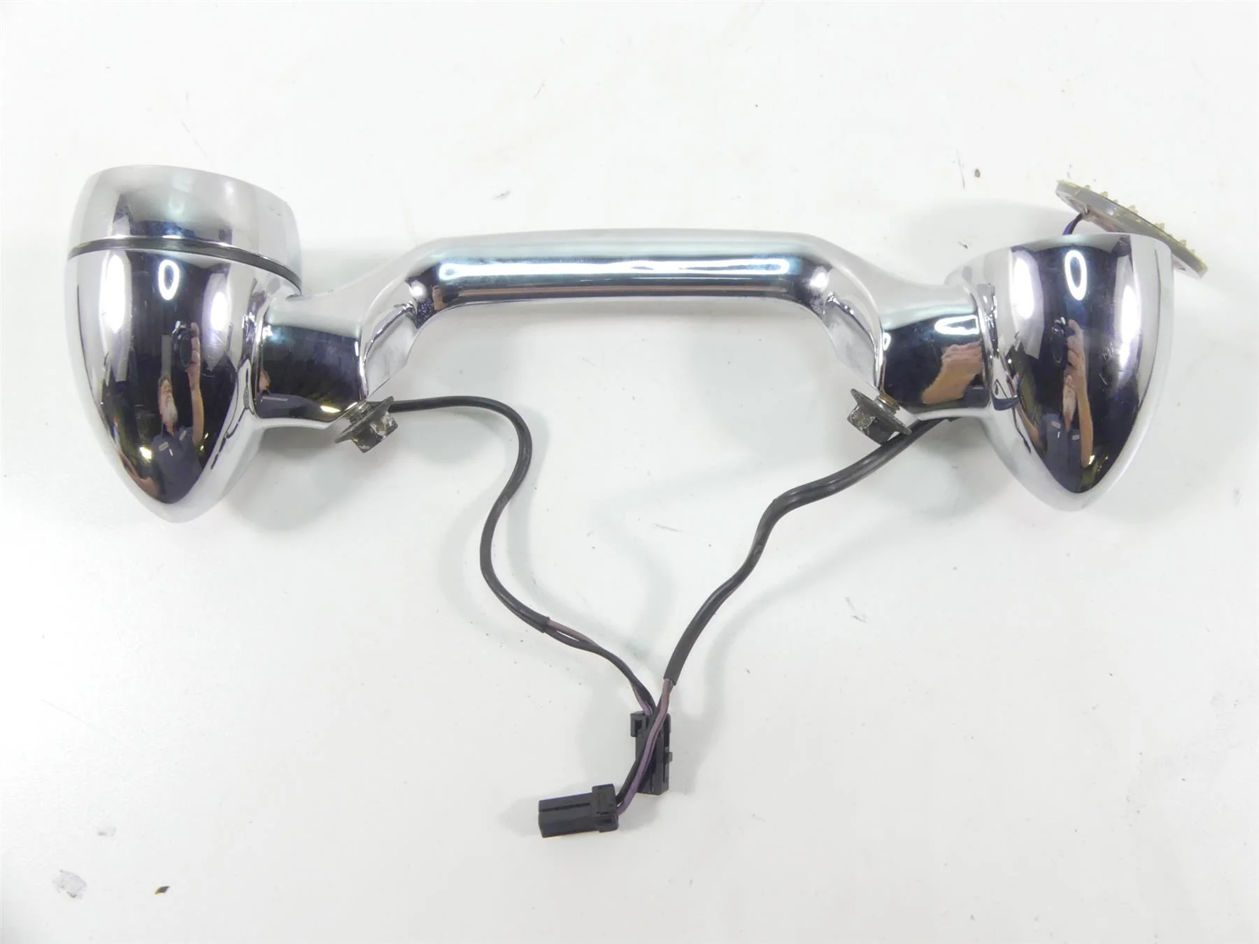 2004 Harley FLHTC SE CVO Electra Glide Rear Chrome Blinker Bar -Read 68508-04 - Image 6