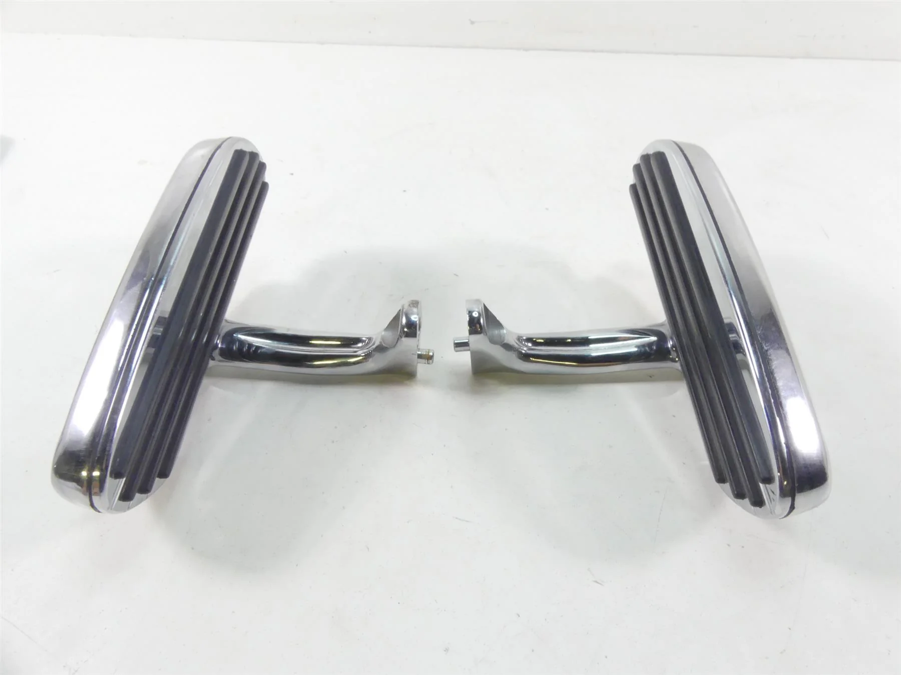 2004 Harley FLHTC SE CVO Electra Glide Rear Chrome Floorboard Set 47373-04 - Image 6