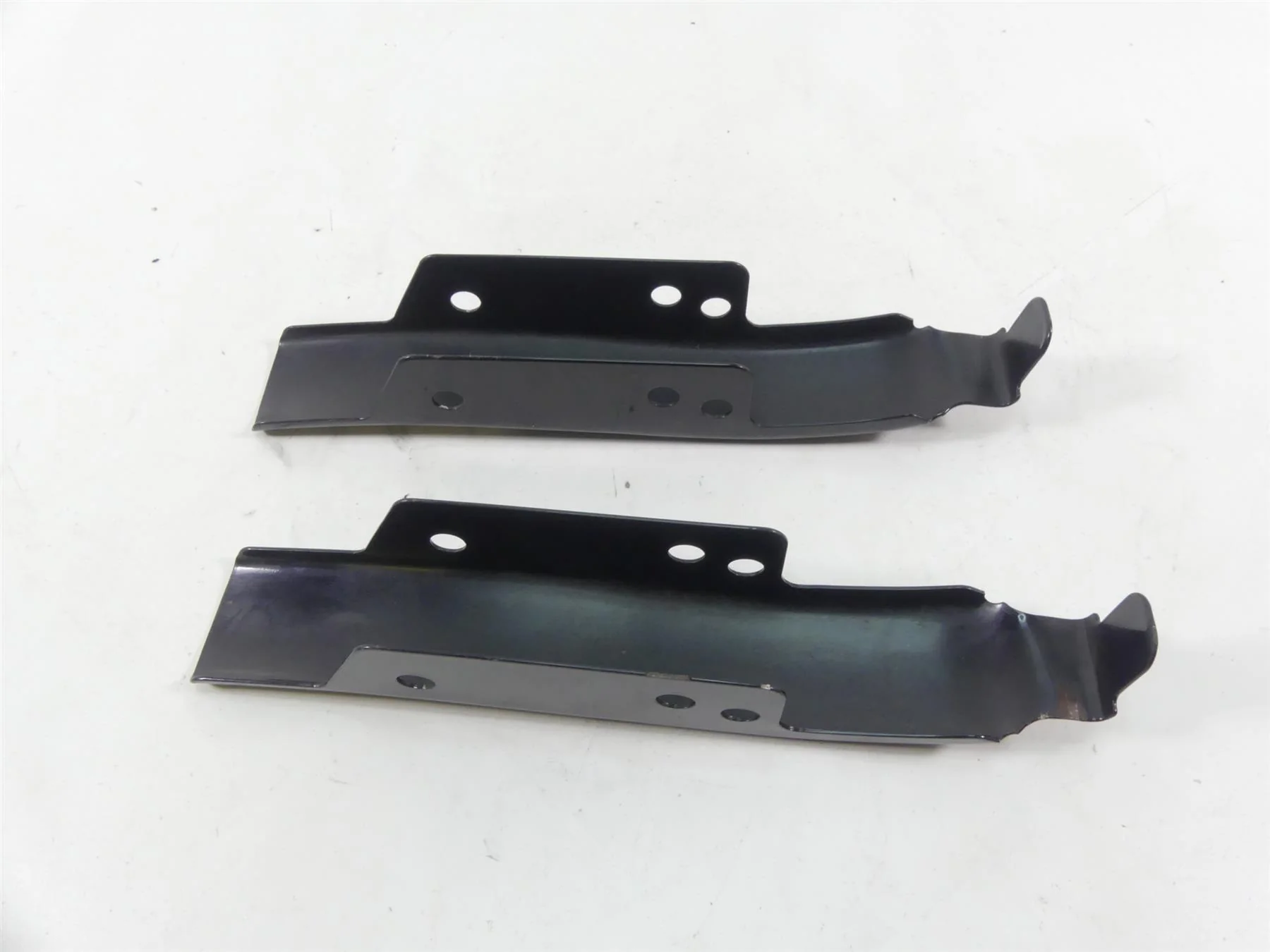 2004 Harley FLHTC SE CVO Electra Glide Rear Fender Frame Infill Cover 91418-04 - Image 2