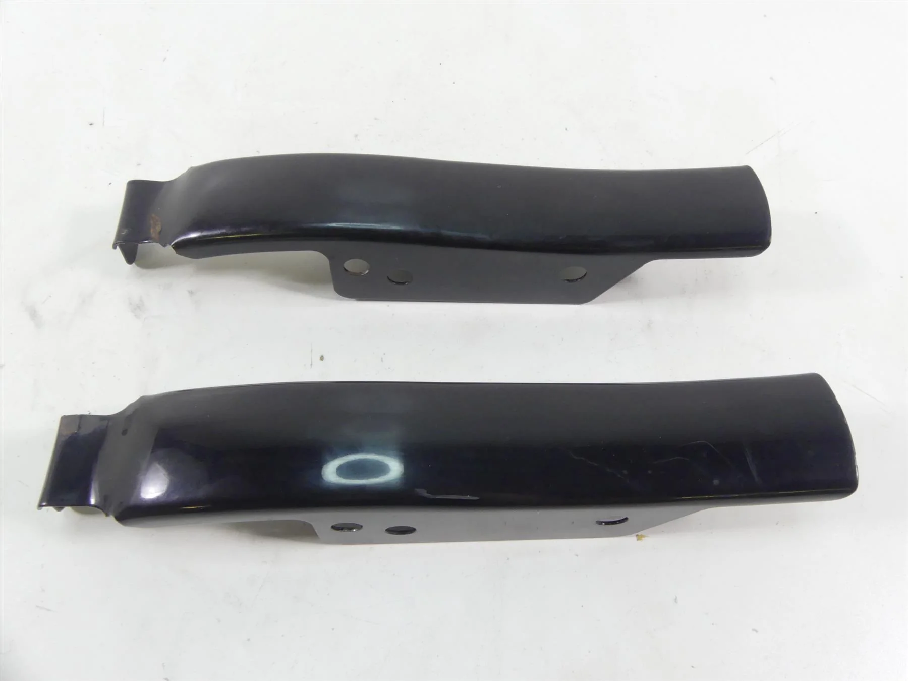 2004 Harley FLHTC SE CVO Electra Glide Rear Fender Frame Infill Cover 91418-04 - Image 4