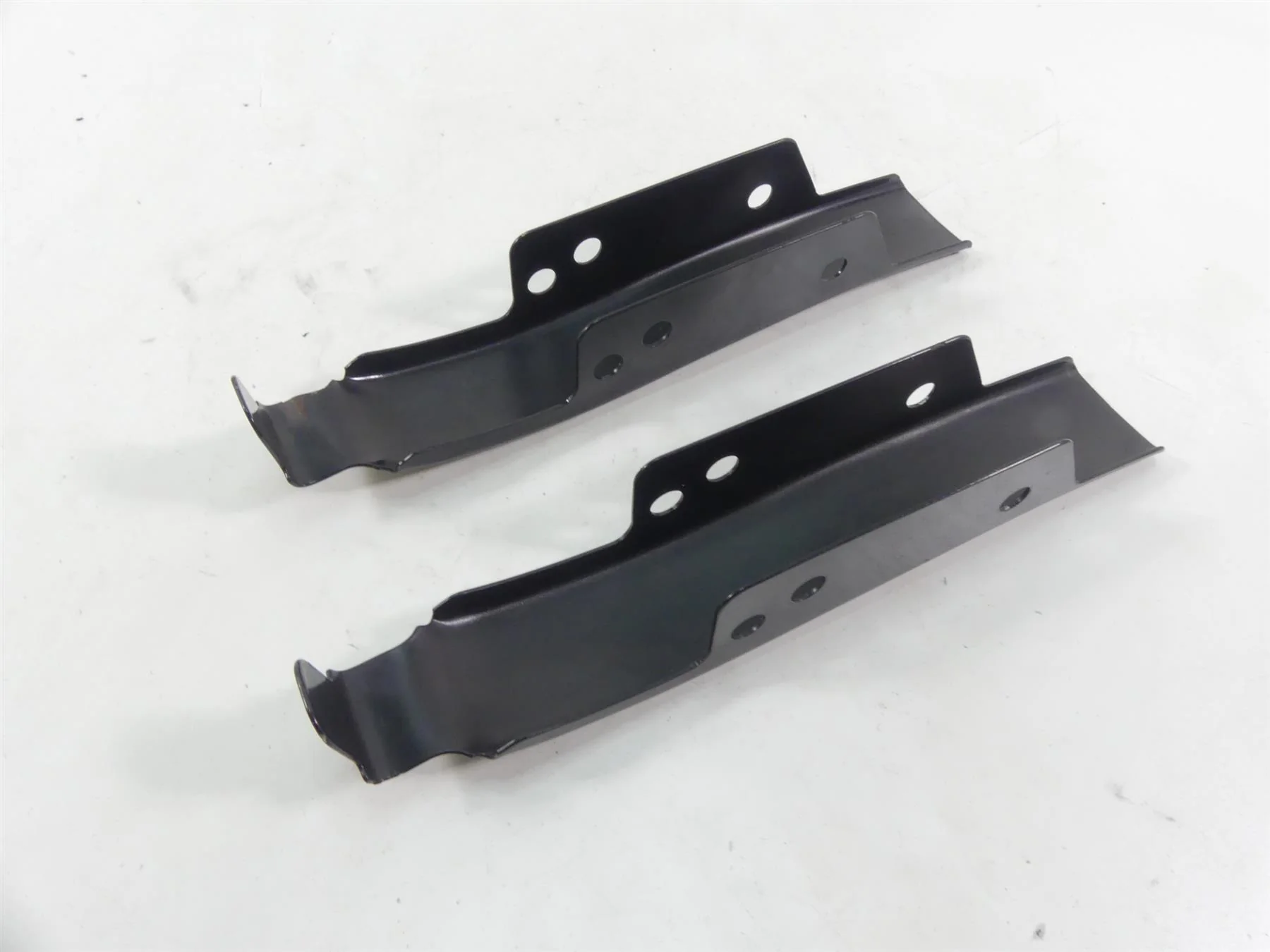 2004 Harley FLHTC SE CVO Electra Glide Rear Fender Frame Infill Cover 91418-04 - Image 6