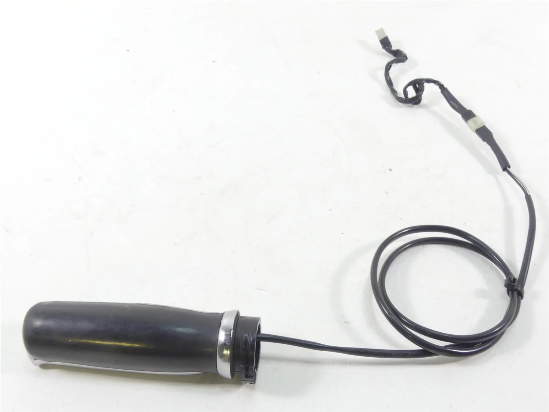 2004 Harley FLHTC SE CVO Electra Glide Right Hand Heated Throttle Grip 56201-04