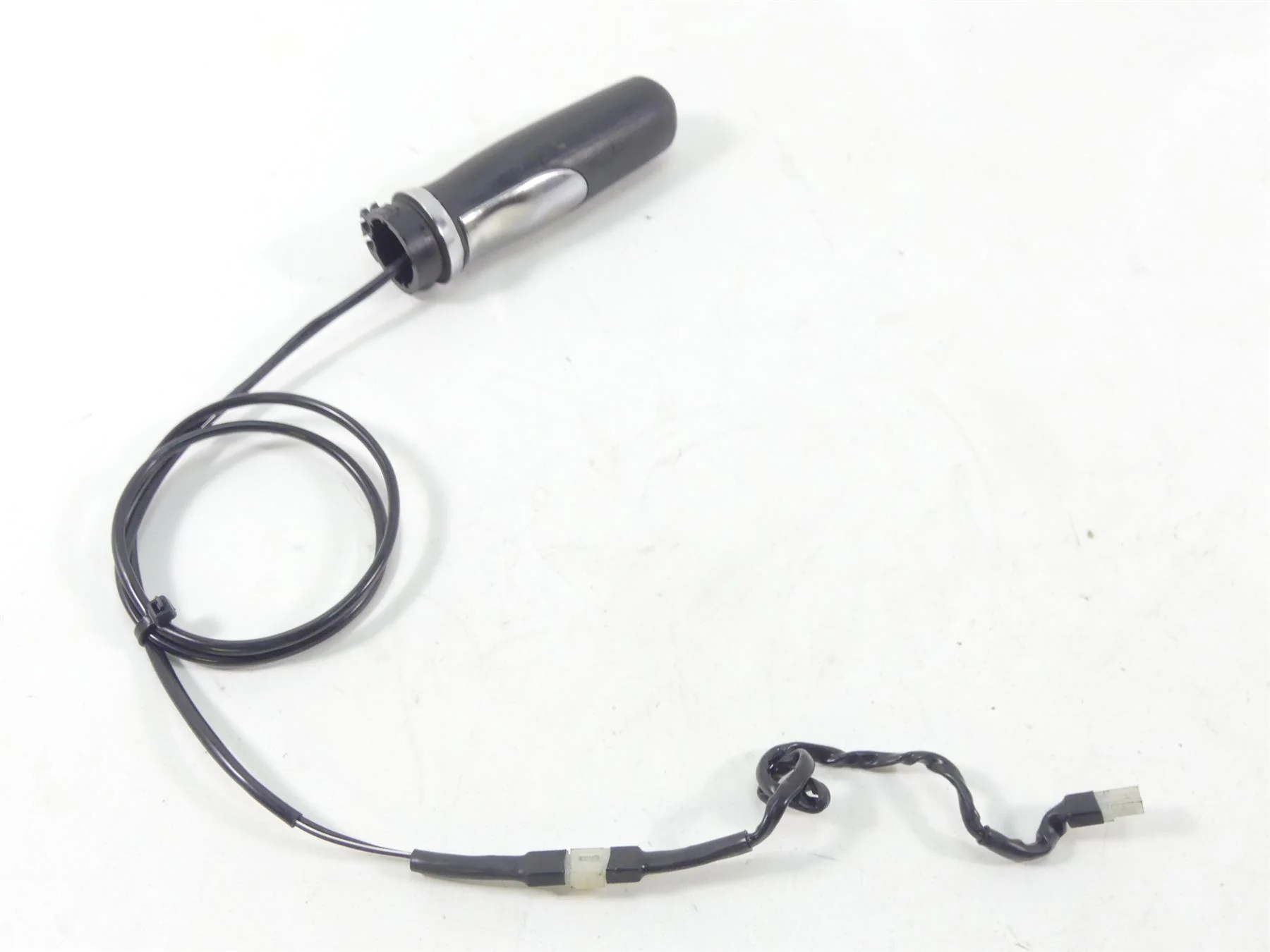 2004 Harley FLHTC SE CVO Electra Glide Right Hand Heated Throttle Grip 56201-04 - Image 2