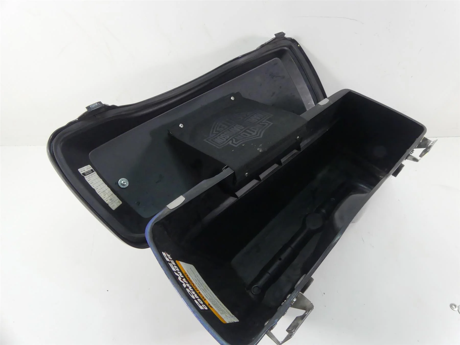 2004 Harley FLHTC SE CVO Electra Glide Right Saddle Bag Saddlebag 90906-04 - Image 3