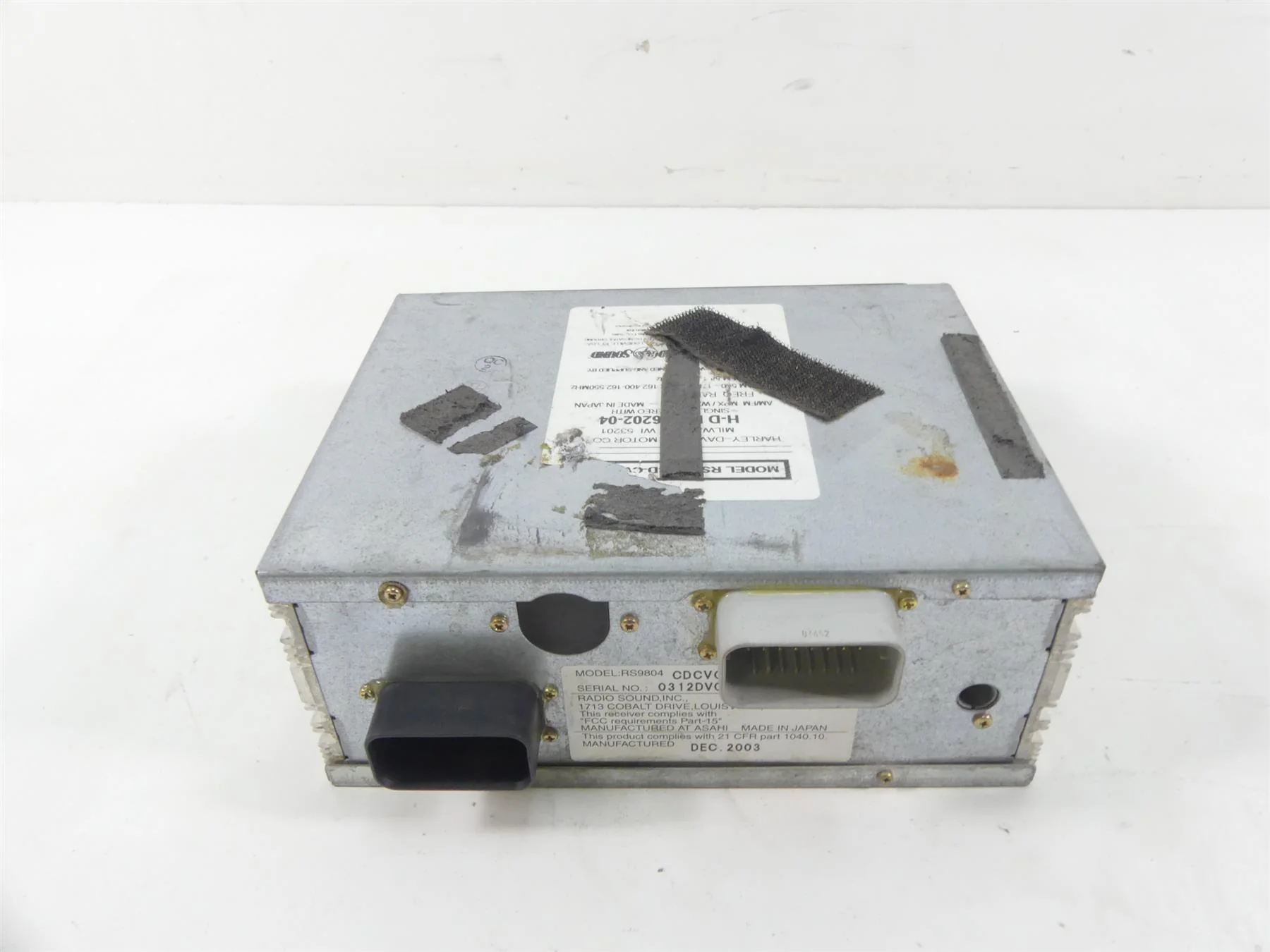 2004 Harley FLHTC SE CVO Electra Glide Tested CD Player Radio Stereo 76202-04 - Image 10