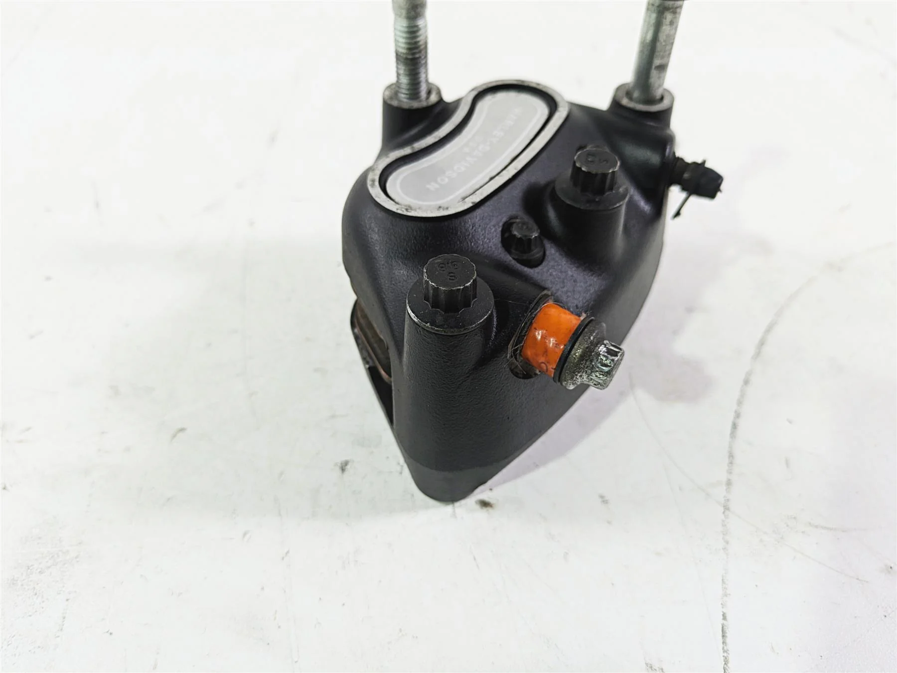 2004 Harley FLSTCI Softail Heritage Front Brake Caliper 44046-00D - Image 10