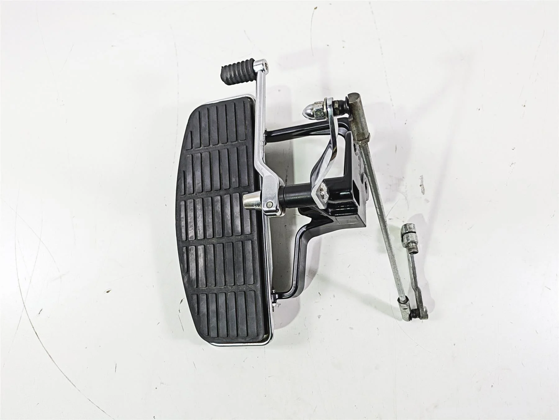 2004 Harley FLSTCI Softail Heritage Front Left Floor Board Shifter Set 33630-00A