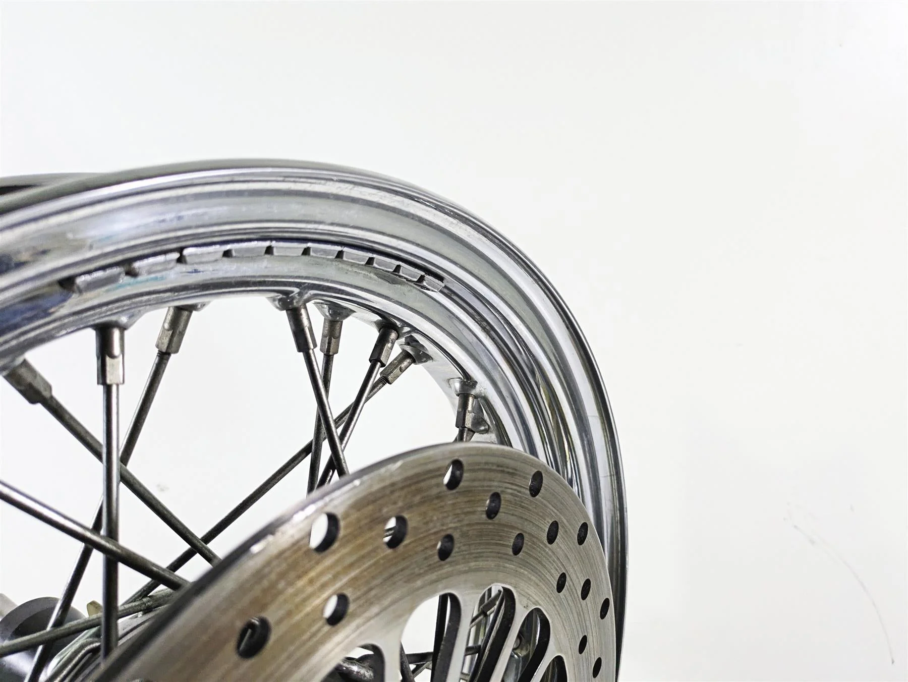 2004 Harley FLSTCI Softail Heritage Front Wheel Rim Rotor 16x3 READ 43005-05A - Image 9
