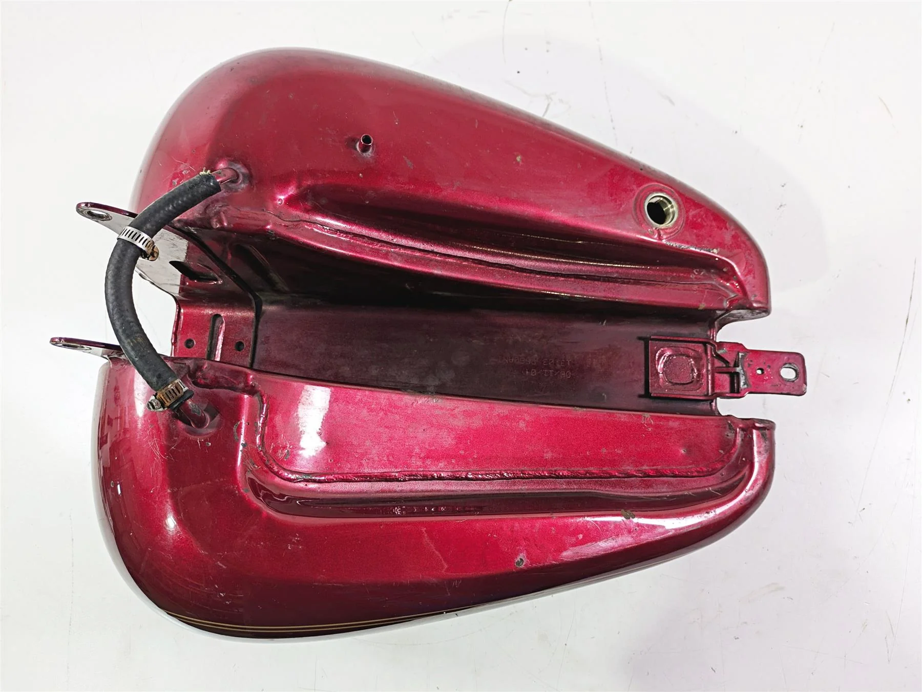 2004 Harley FLSTCI Softail Heritage Fuel Gas Petrol Tank - Small Dents 61625-01E - Image 10