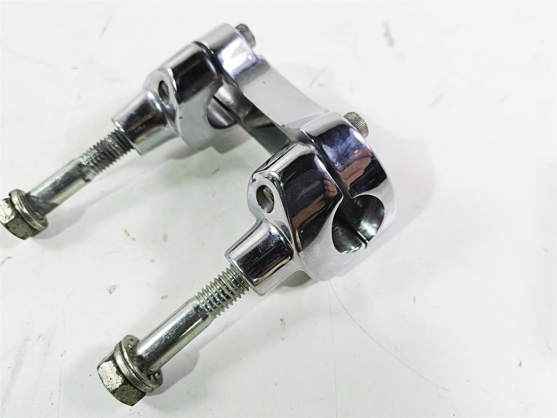 2004 Harley FLSTCI Softail Heritage Handlebar Holder Riser Set 56567-86B - Image 8