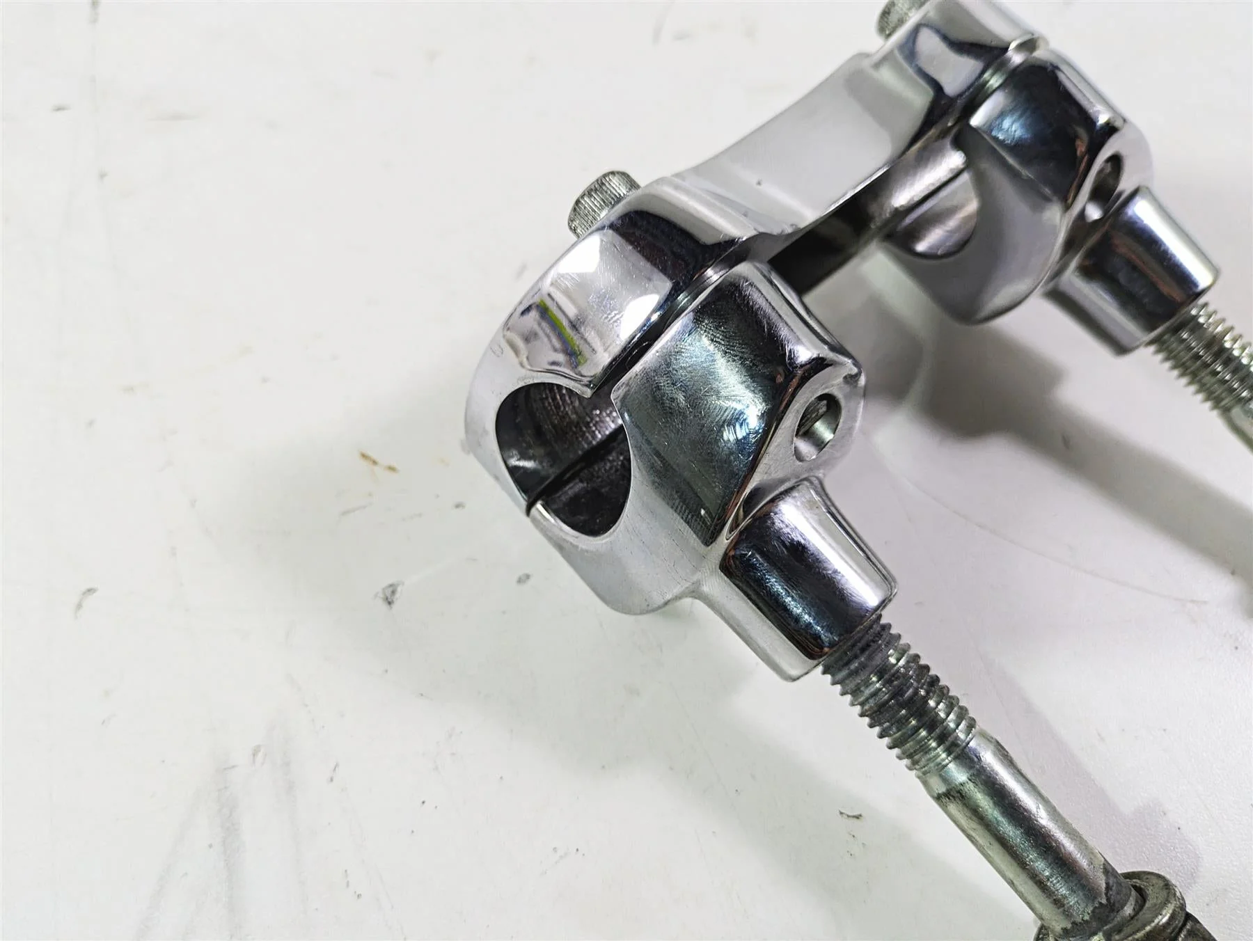 2004 Harley FLSTCI Softail Heritage Handlebar Holder Riser Set 56567-86B - Image 9