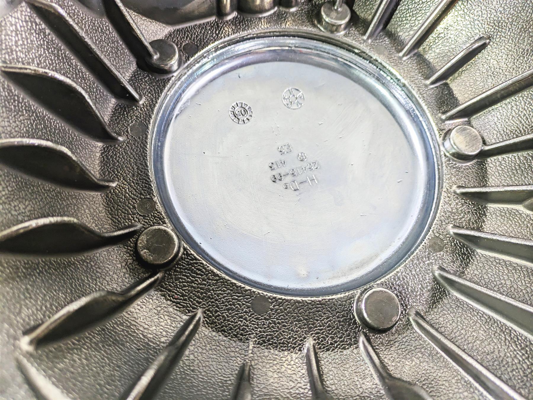 2004 Harley FLSTCI Softail Heritage Outer Primary Clutch Cover 60506-99 - Image 11