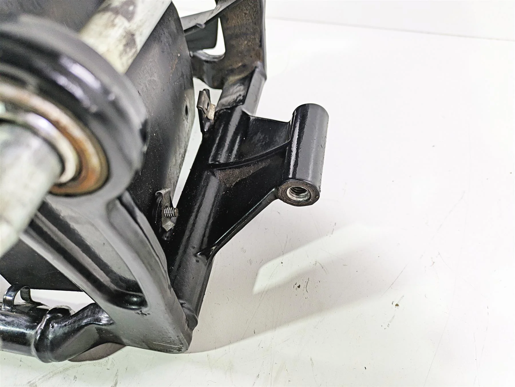 2004 Harley FLSTCI Softail Heritage Rear Swingarm & 3/4 Axle 47573-00A - Image 10