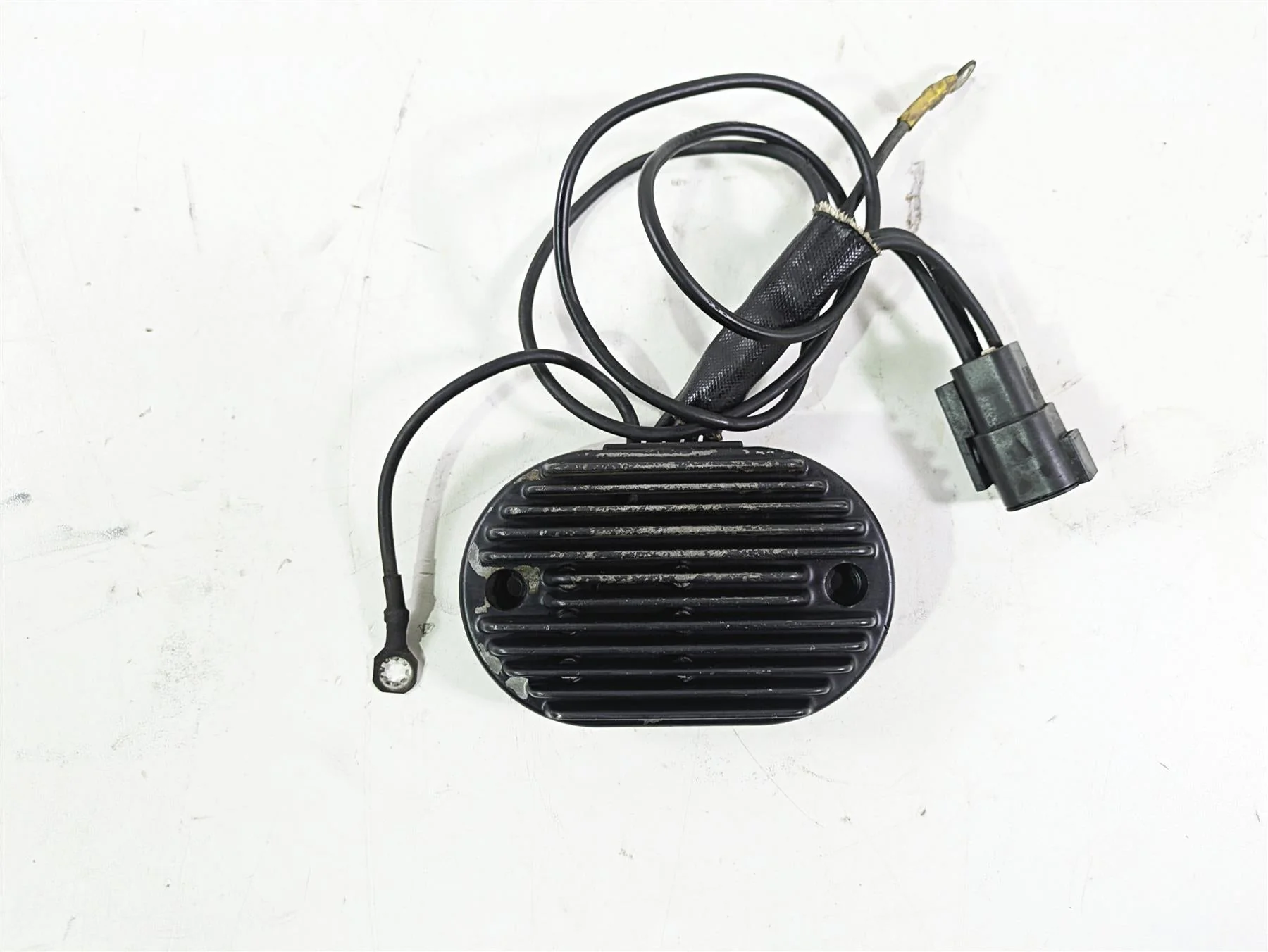 2004 Harley FLSTCI Softail Heritage Rectifier Voltage Regulator 74540-01 - Image 5