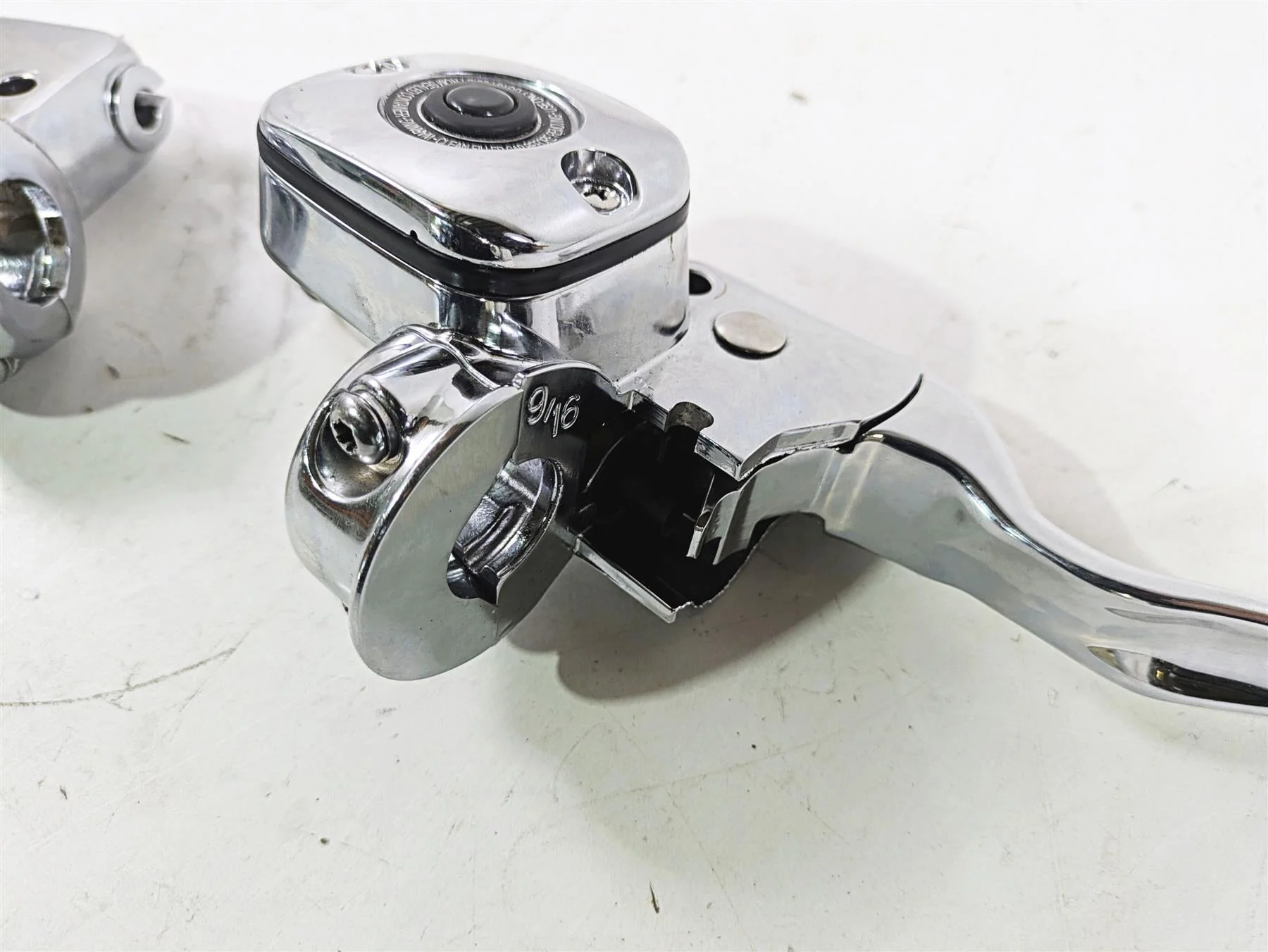 2004 Harley Softail FLSTF Fat Boy Chrome Brake Master Cylinder Set 9/16 45019-96 - Image 4
