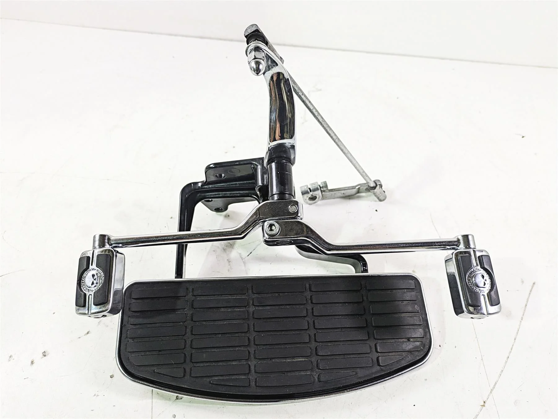 2004 Harley Softail FLSTF Fat Boy Front Left Floorboard Shifter Set 33630-00A