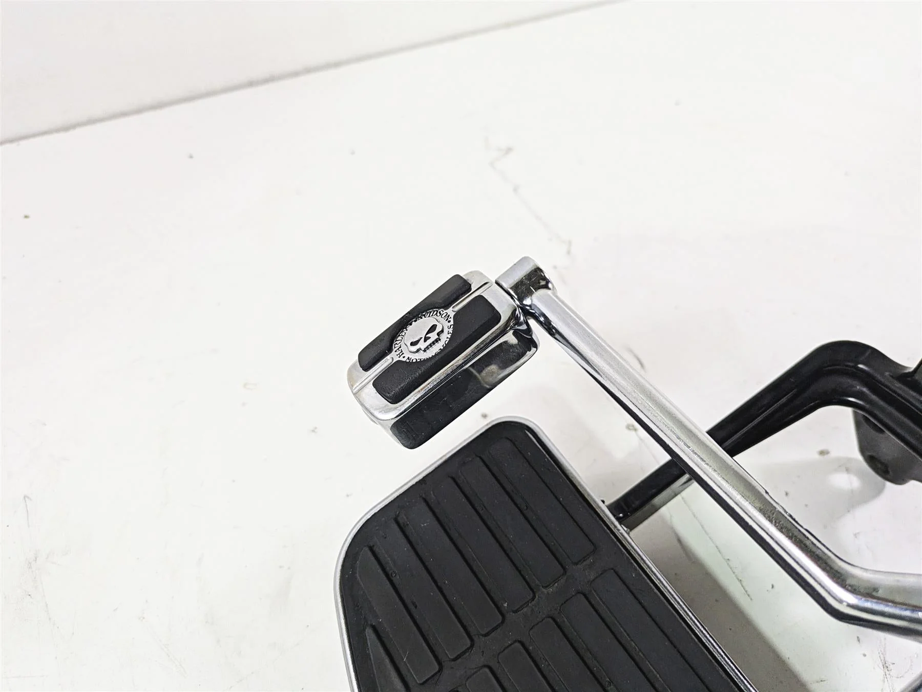 2004 Harley Softail FLSTF Fat Boy Front Left Floorboard Shifter Set 33630-00A - Image 6
