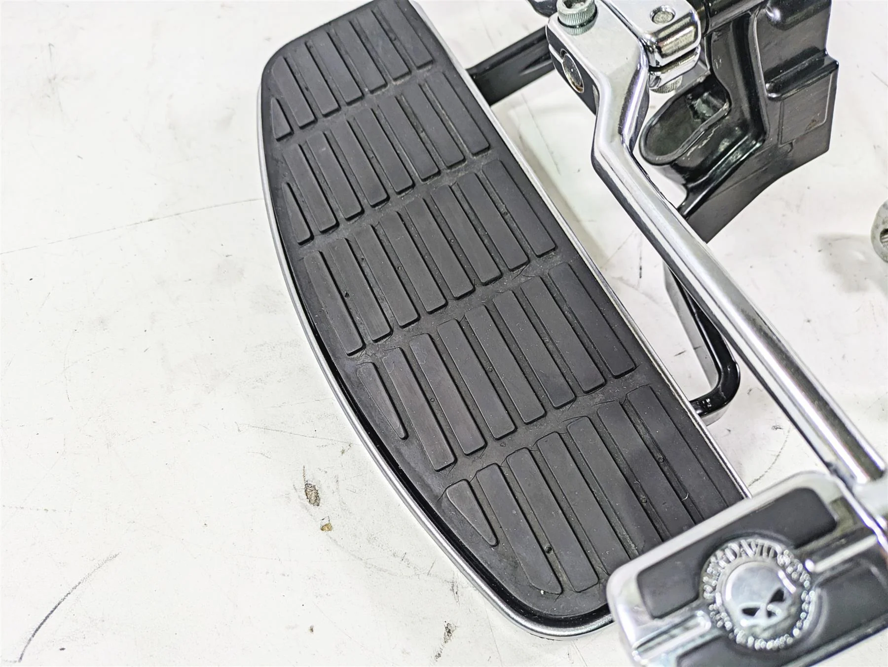 2004 Harley Softail FLSTF Fat Boy Front Left Floorboard Shifter Set 33630-00A - Image 8