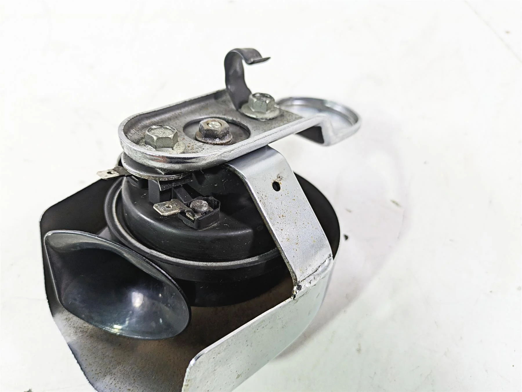 2004 Harley Softail FLSTF Fat Boy Horn & Cover 61300478A - Image 11