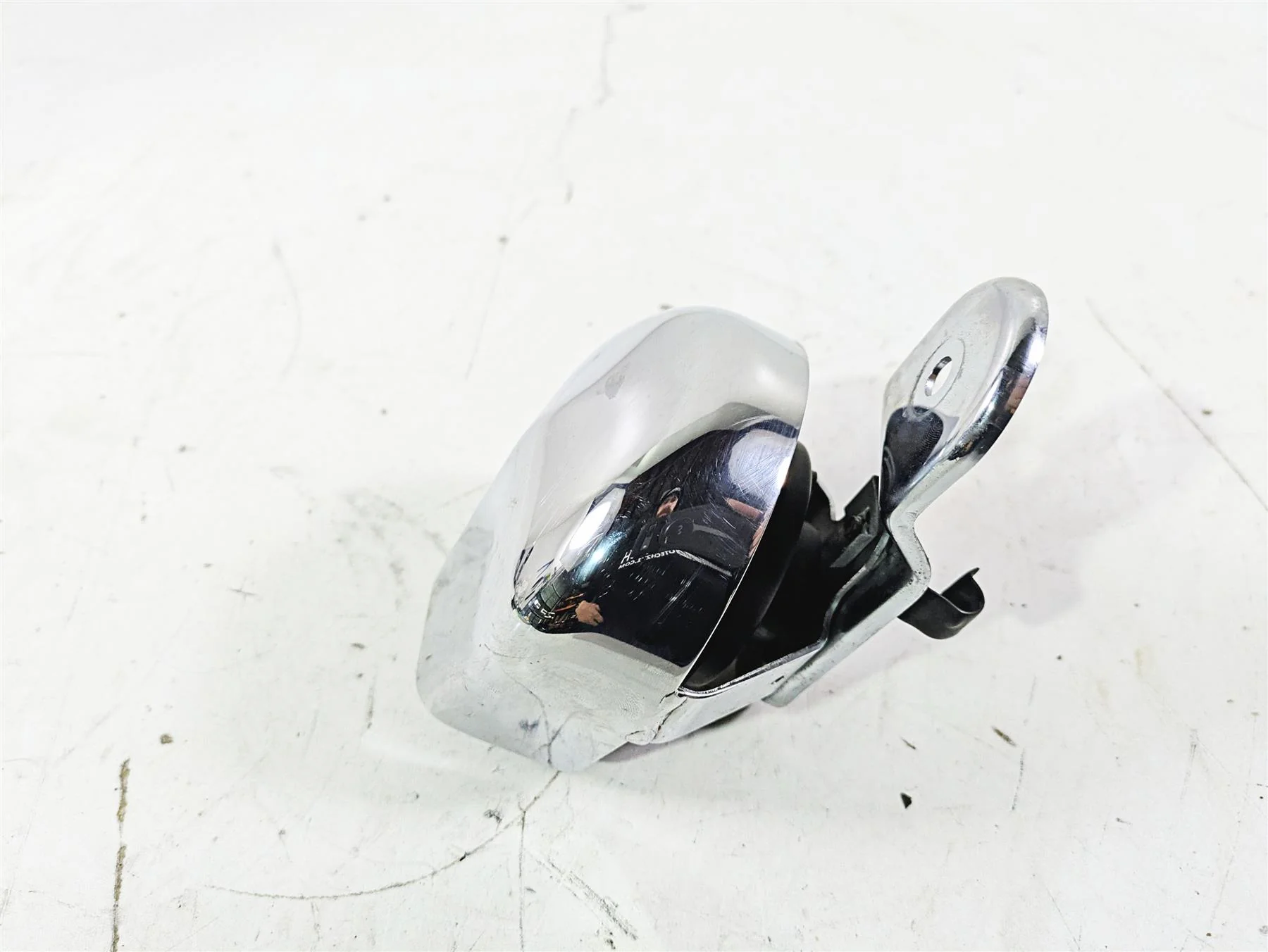 2004 Harley Softail FLSTF Fat Boy Horn & Cover 61300478A - Image 2