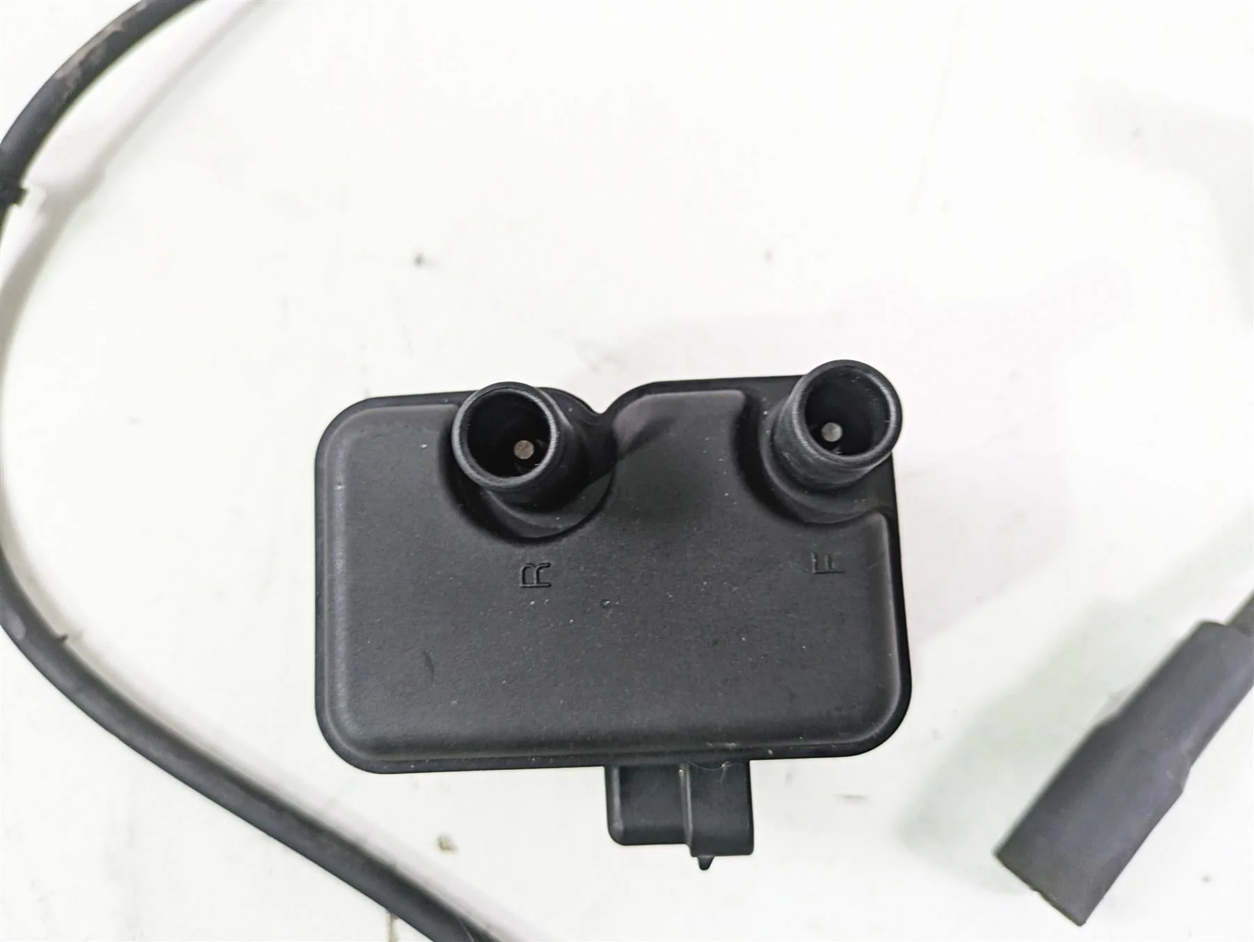 2004 Harley Softail FLSTF Fat Boy Ignition Coil + Wires & Plugs Set 31655-99 - Image 12